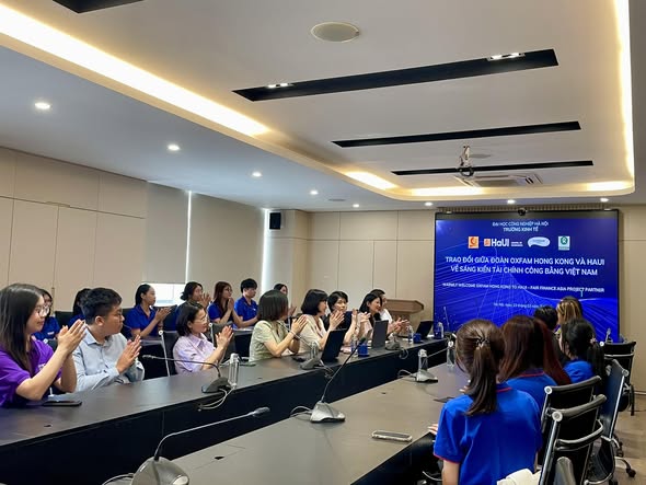 Trao đổi giữa Oxfam và HaUI trong khuôn khổ dự án Fair Finance Asia