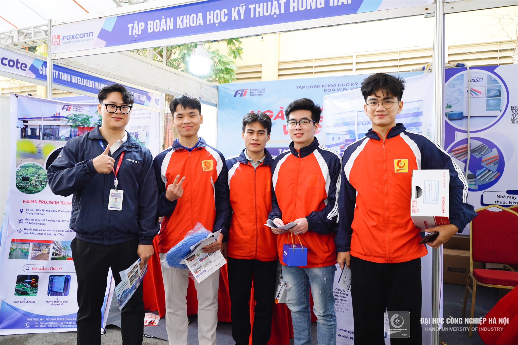 Ngày hội việc làm HaUI: Doanh nghiệp `săn đón` nhân lực chất lượng cao