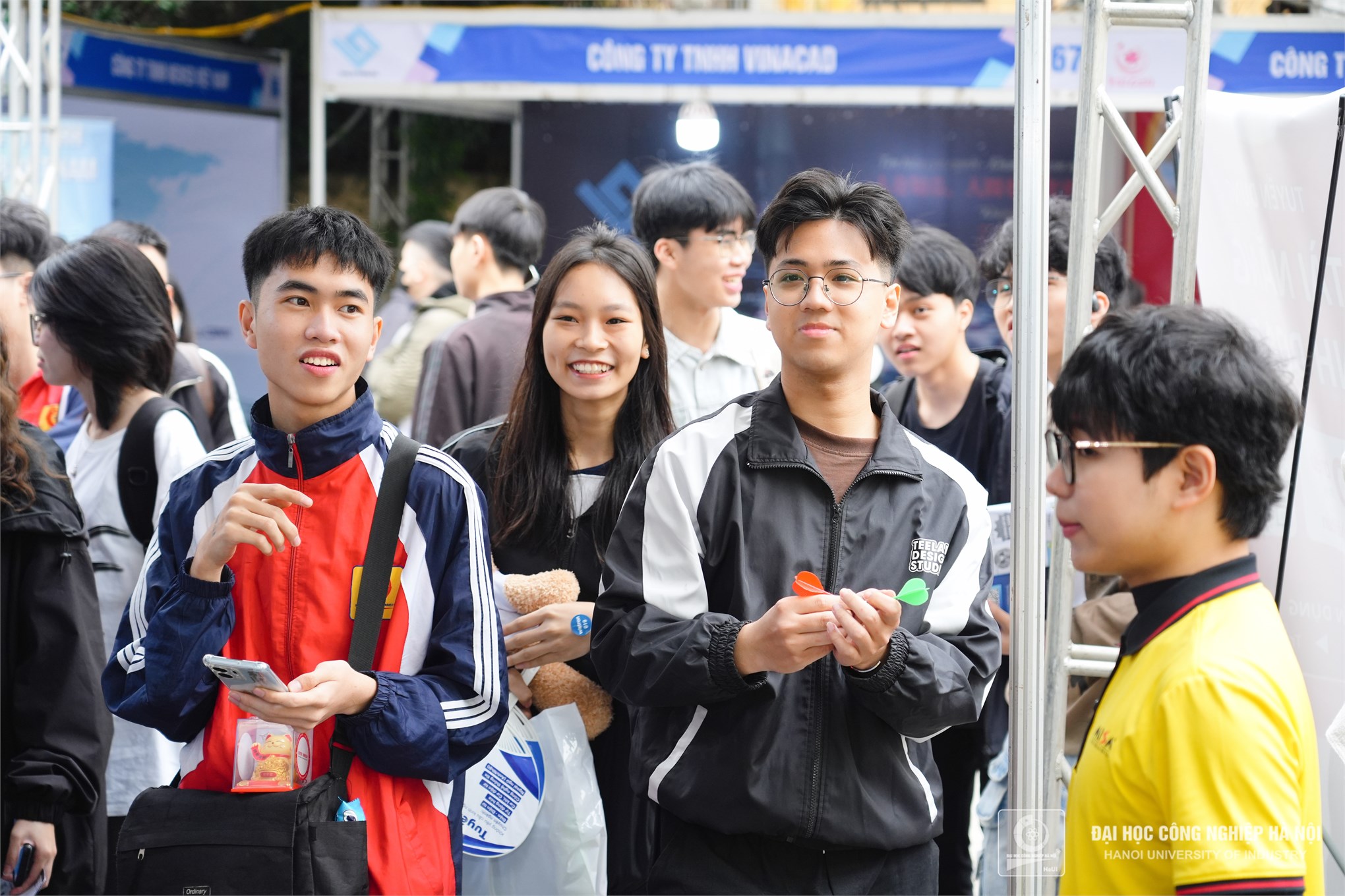 Ngày hội việc làm HaUI: Doanh nghiệp `săn đón` nhân lực chất lượng cao