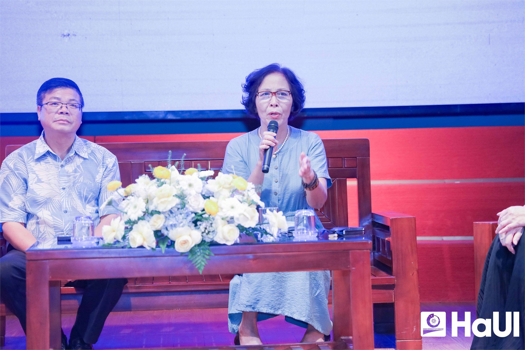 Chuyên gia `Cửa sổ tình yêu` đồng hành cùng sinh viên trong chăm sóc sức khỏe tâm thần 2025