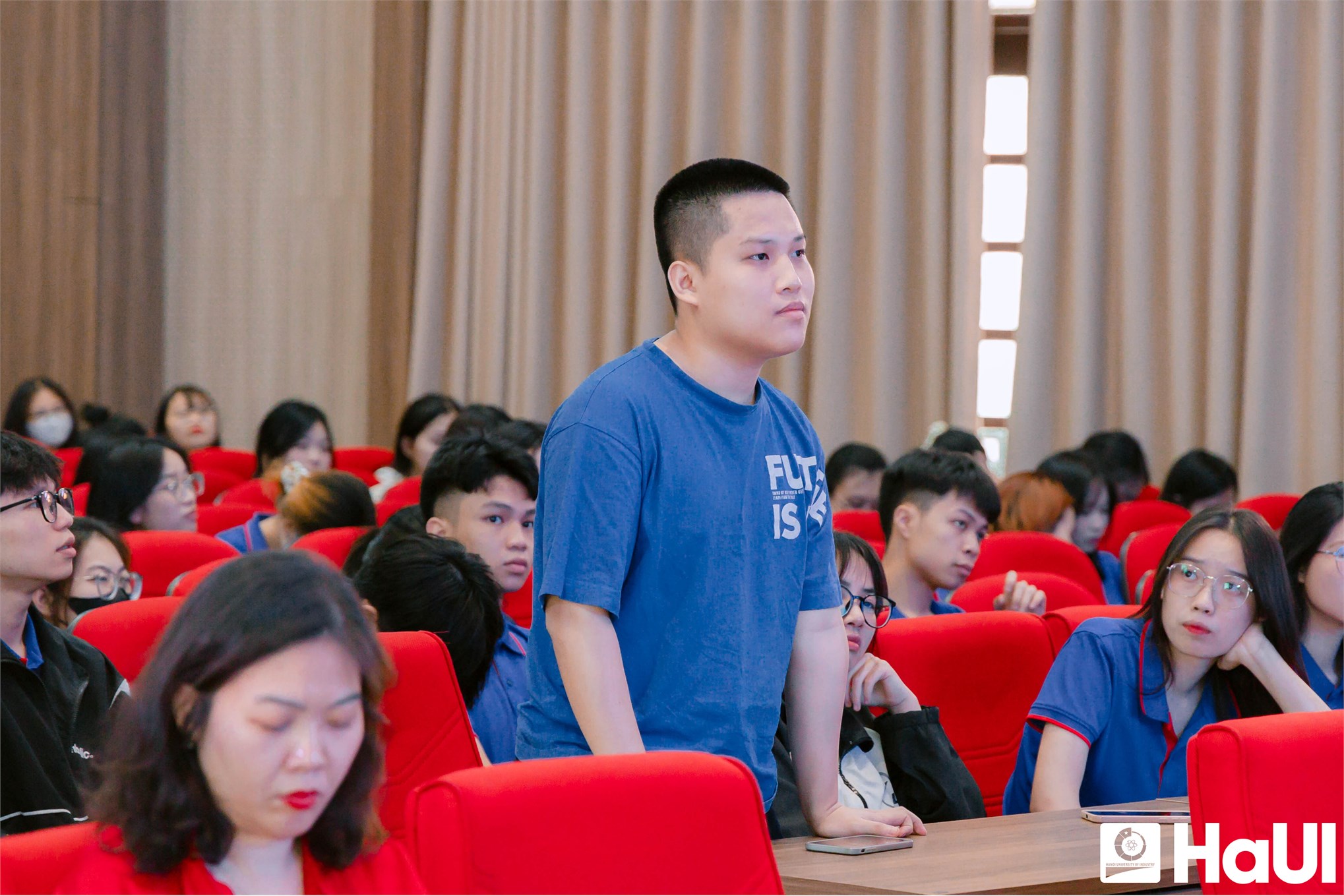 Chuyên gia `Cửa sổ tình yêu` đồng hành cùng sinh viên trong chăm sóc sức khỏe tâm thần 2025