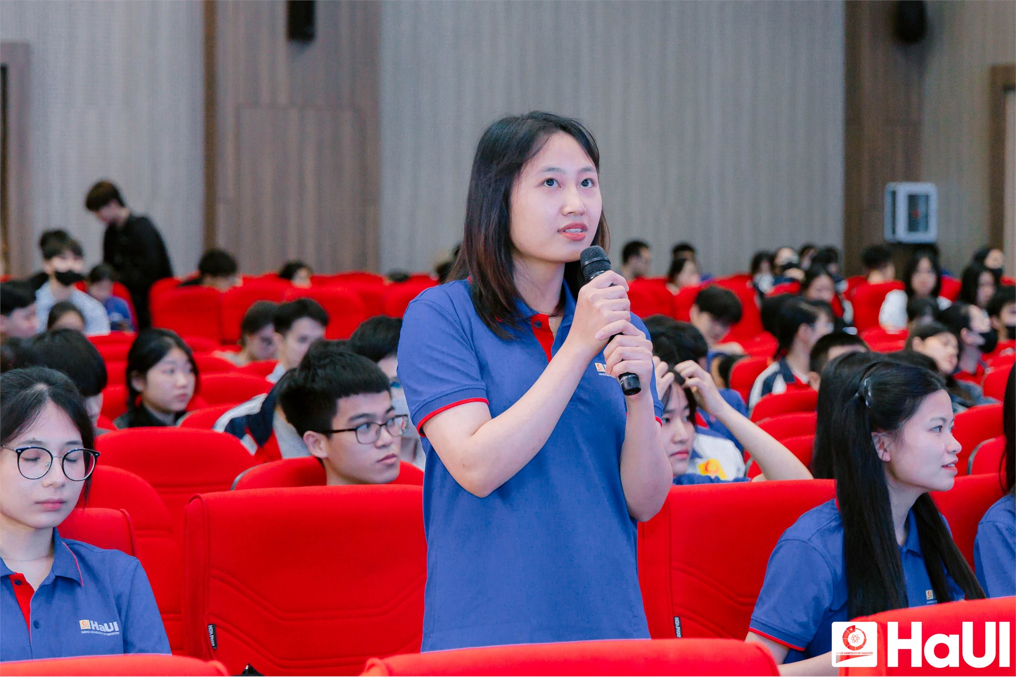 Chuyên gia `Cửa sổ tình yêu` đồng hành cùng sinh viên trong chăm sóc sức khỏe tâm thần 2025