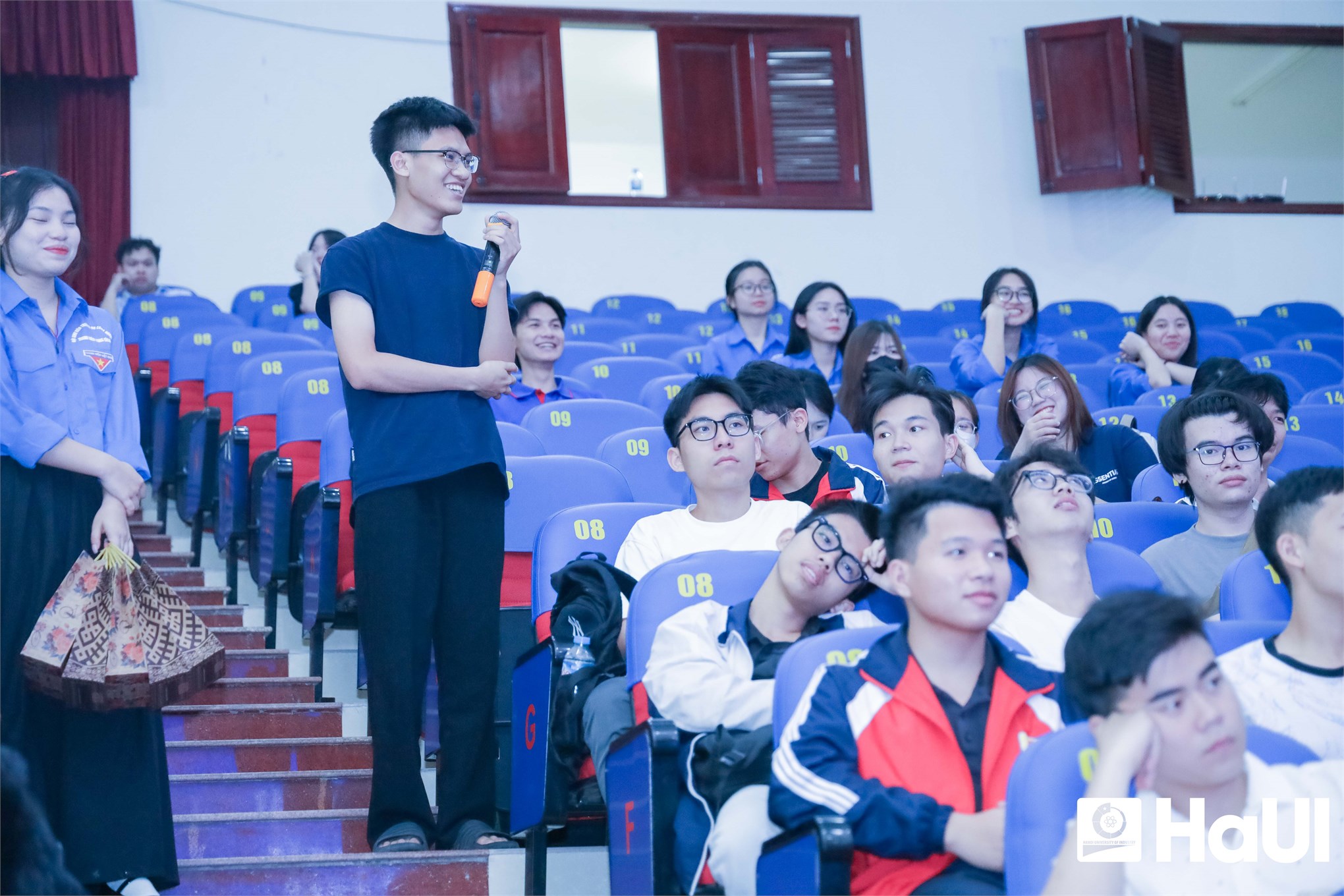 Chuyên gia `Cửa sổ tình yêu` đồng hành cùng sinh viên trong chăm sóc sức khỏe tâm thần 2025
