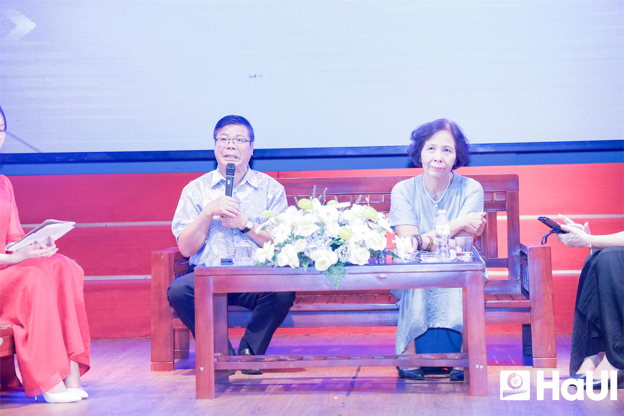 Chuyên gia `Cửa sổ tình yêu` đồng hành cùng sinh viên trong chăm sóc sức khỏe tâm thần 2025