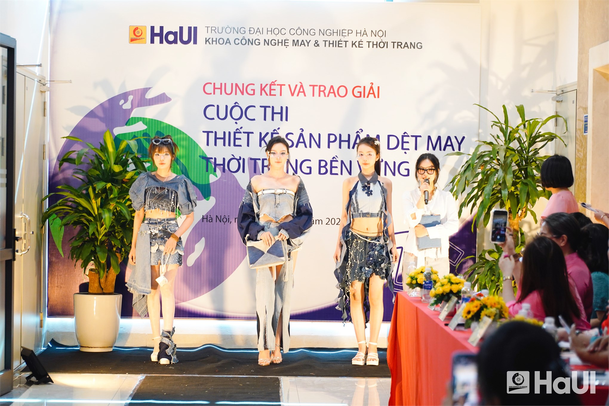 Sáng tạo, trách nhiệm cộng đồng thấm đẫm và rực sáng trong các tác phẩm nghệ thuật tại `Sustainable Fashion Textile and Garment Design`