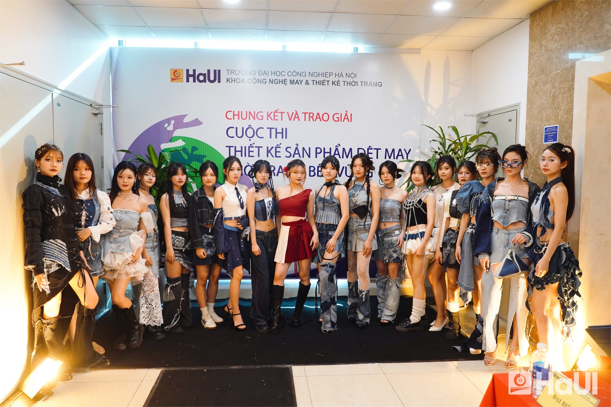 Sáng tạo, trách nhiệm cộng đồng thấm đẫm và rực sáng trong các tác phẩm nghệ thuật tại `Sustainable Fashion Textile and Garment Design`