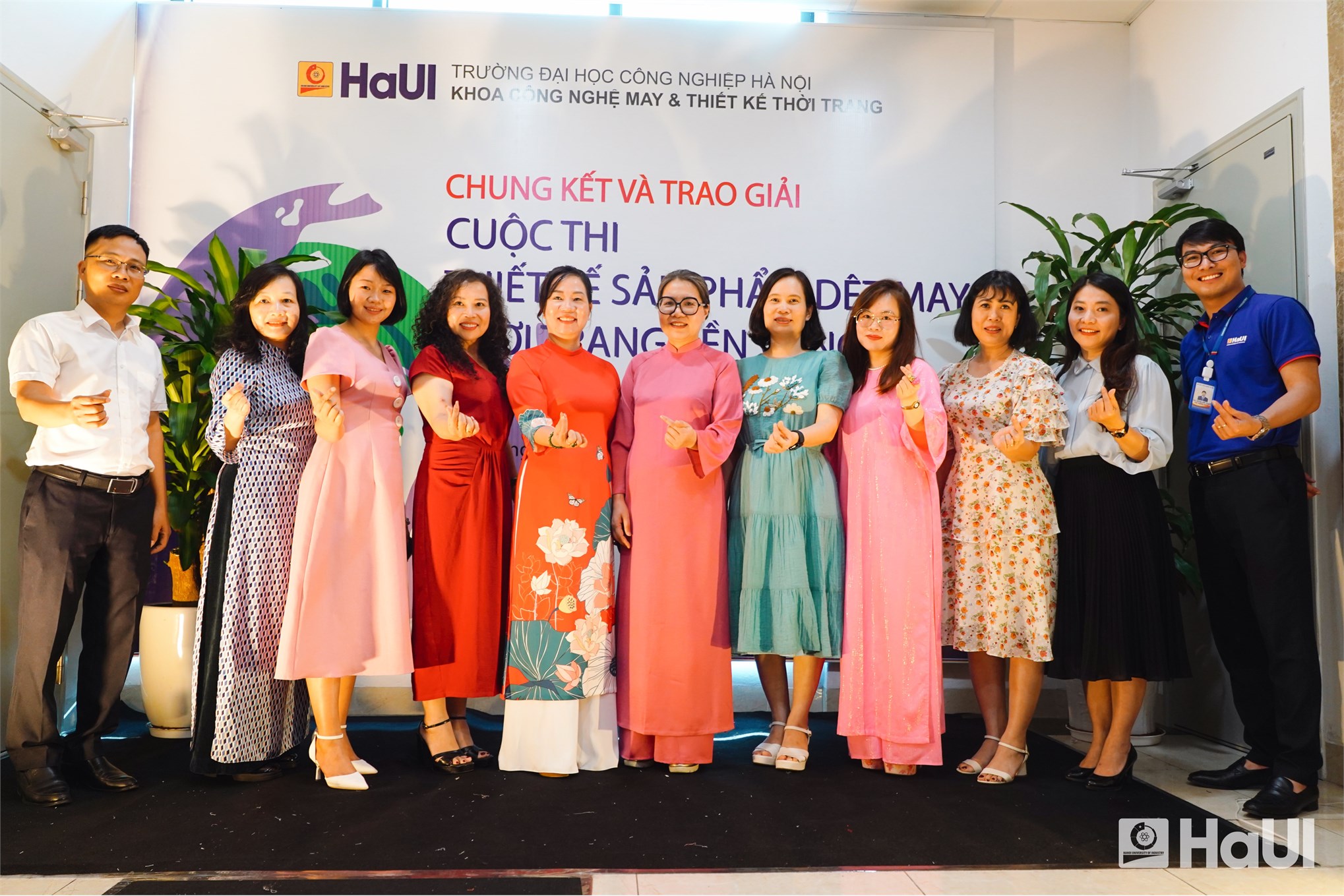 Sáng tạo, trách nhiệm cộng đồng thấm đẫm và rực sáng trong các tác phẩm nghệ thuật tại `Sustainable Fashion Textile and Garment Design`