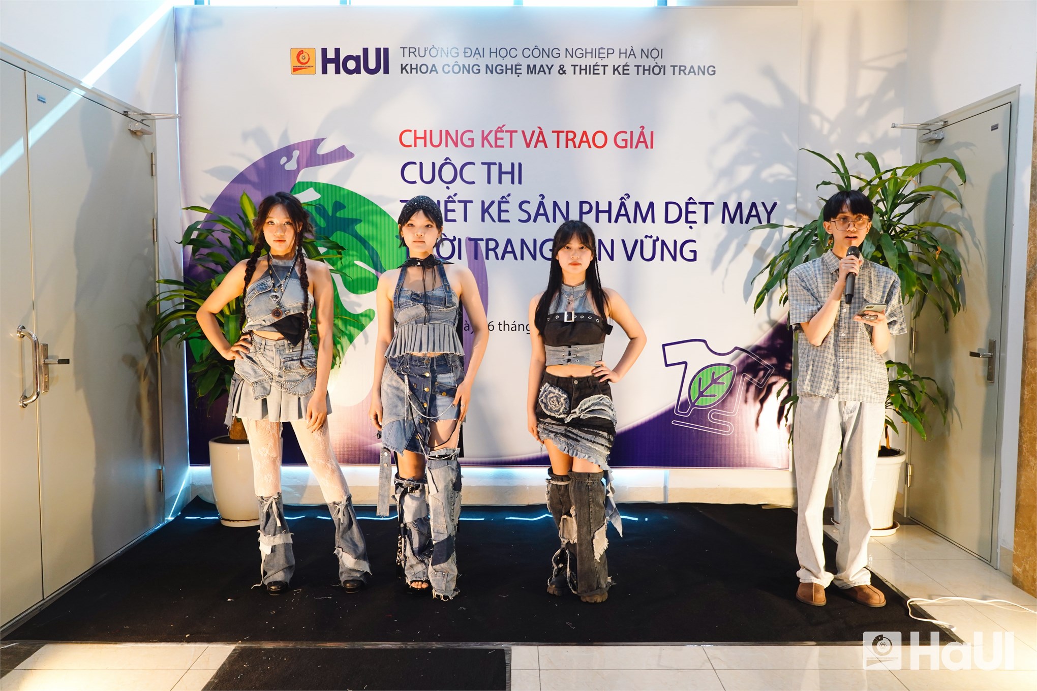 Sáng tạo, trách nhiệm cộng đồng thấm đẫm và rực sáng trong các tác phẩm nghệ thuật tại `Sustainable Fashion Textile and Garment Design`