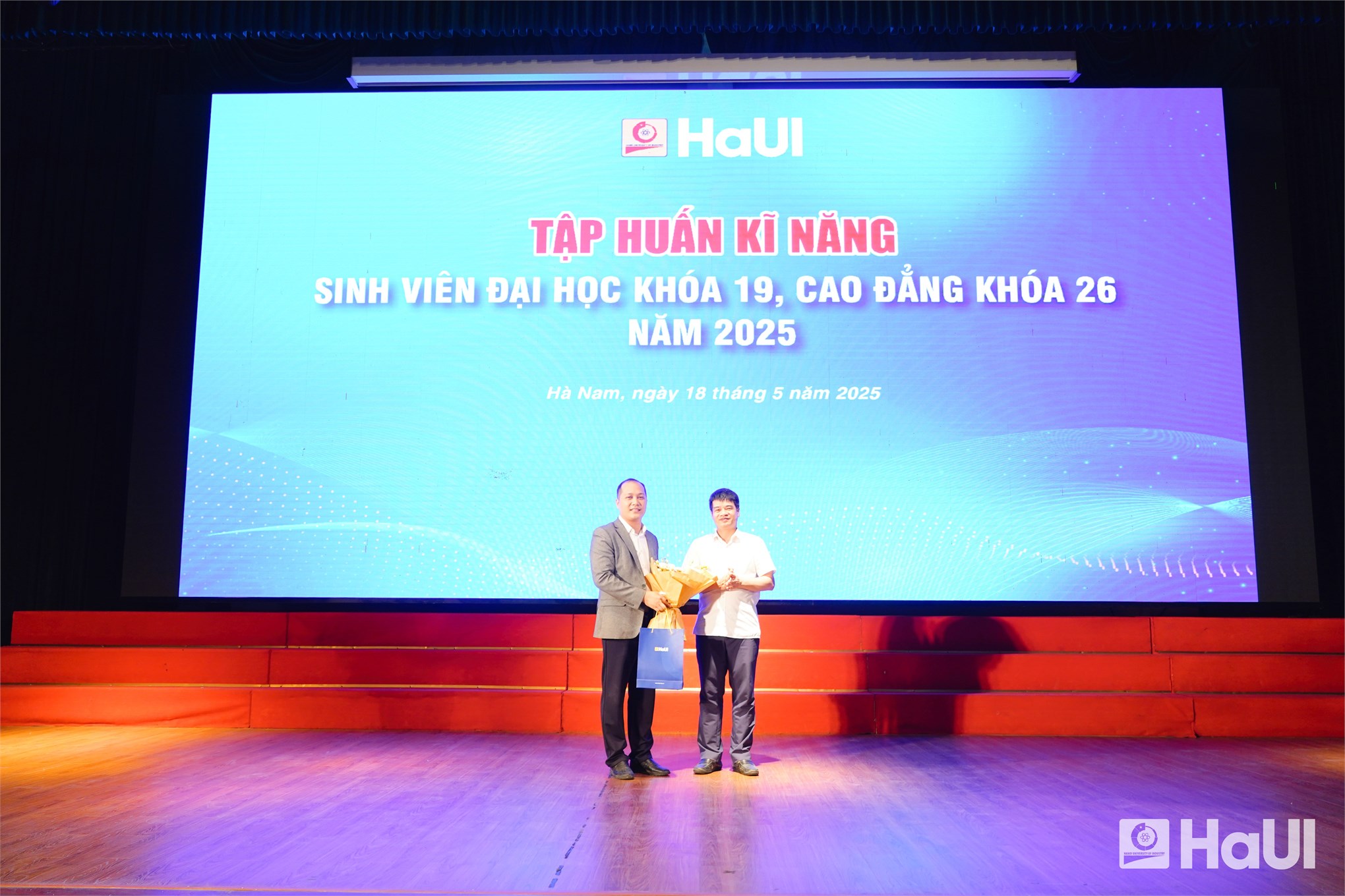 HaUI `tiếp lửa` cho sinh viên, sẵn sàng cho hành trang bước vào kỷ nguyên số