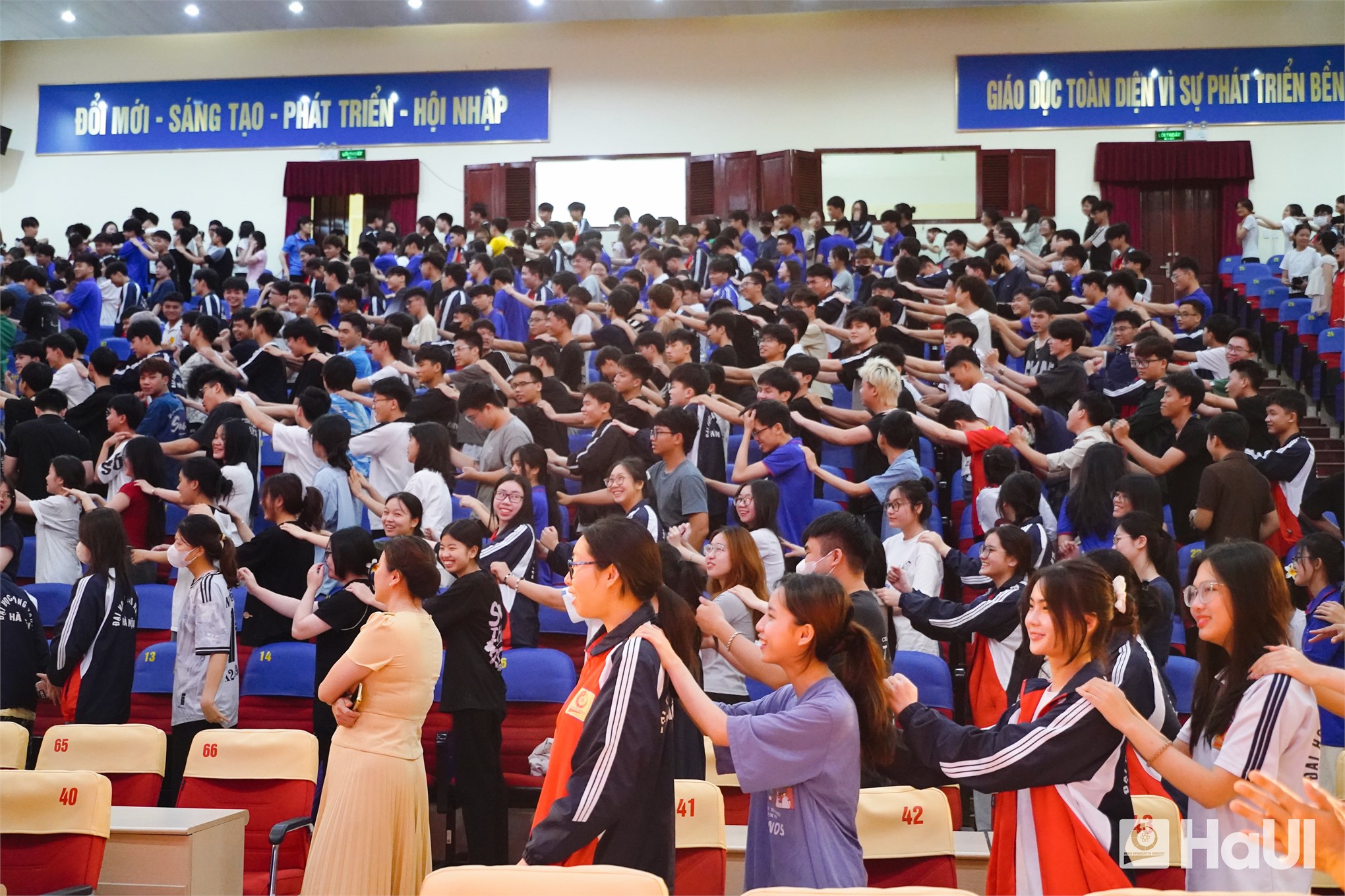 HaUI `tiếp lửa` cho sinh viên, sẵn sàng cho hành trang bước vào kỷ nguyên số