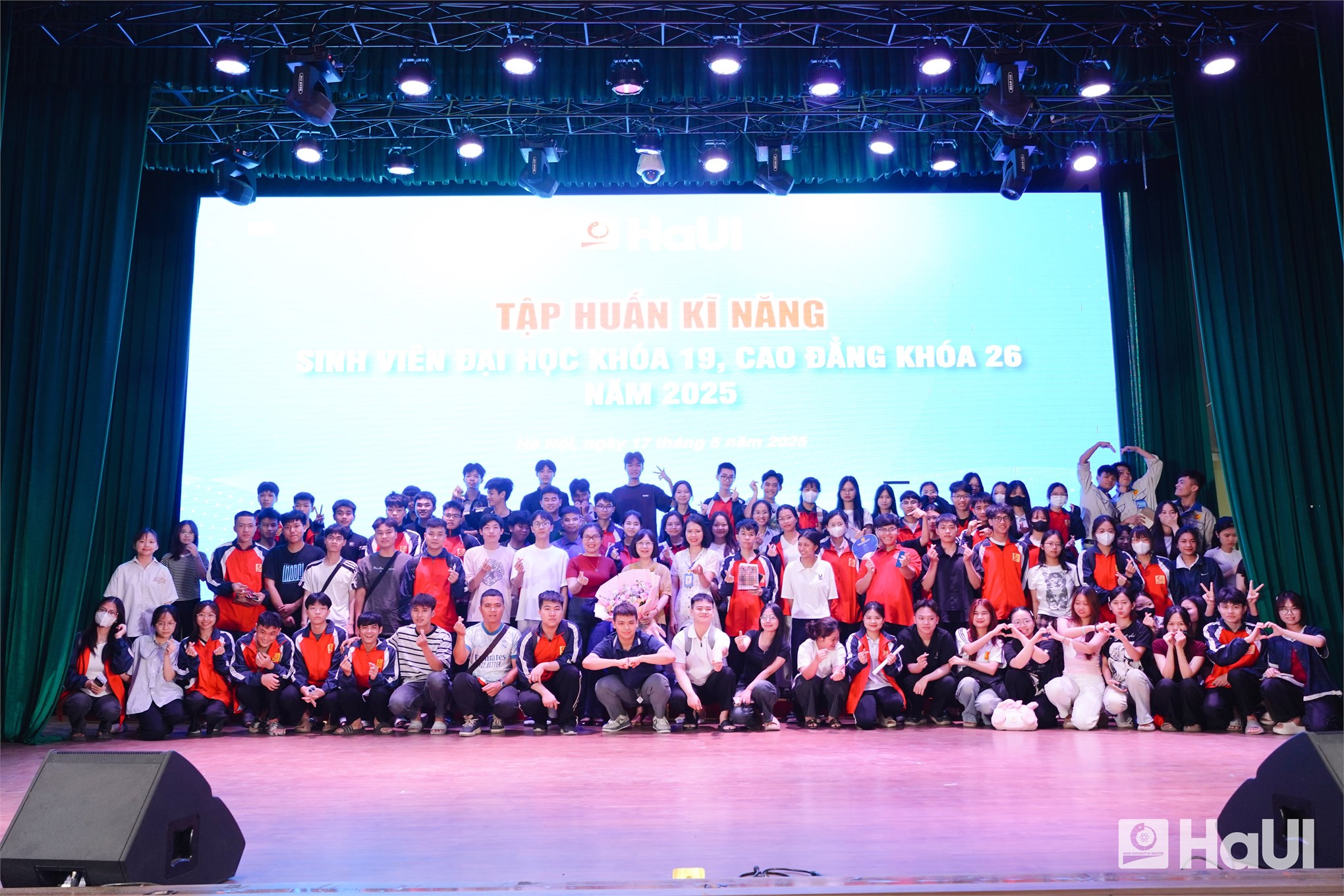 HaUI `tiếp lửa` cho sinh viên, sẵn sàng cho hành trang bước vào kỷ nguyên số
