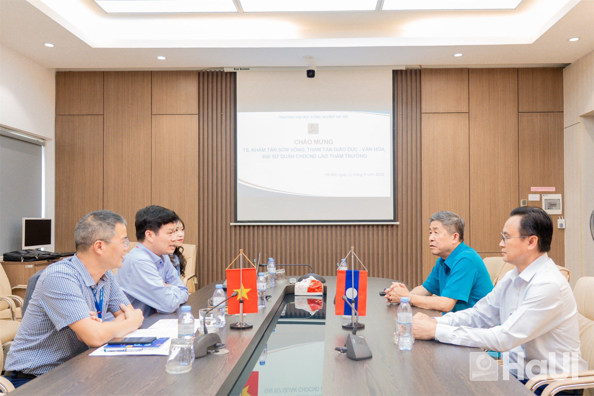 Vun đắp tình hữu nghị Việt - Lào thông qua hợp tác giáo dục và đào tạo