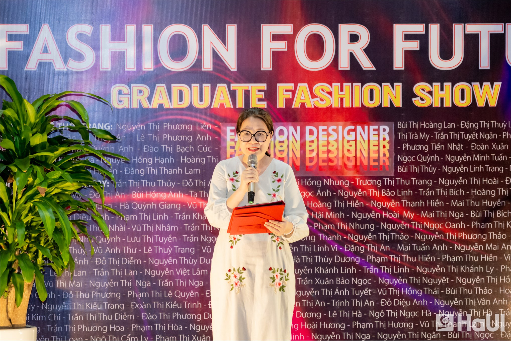Dấu ấn khoá 16 Khoa Công nghệ May và Thiết kế Thời trang: Khi bản sắc Việt là nguồn cảm hứng bất tận cho thời trang