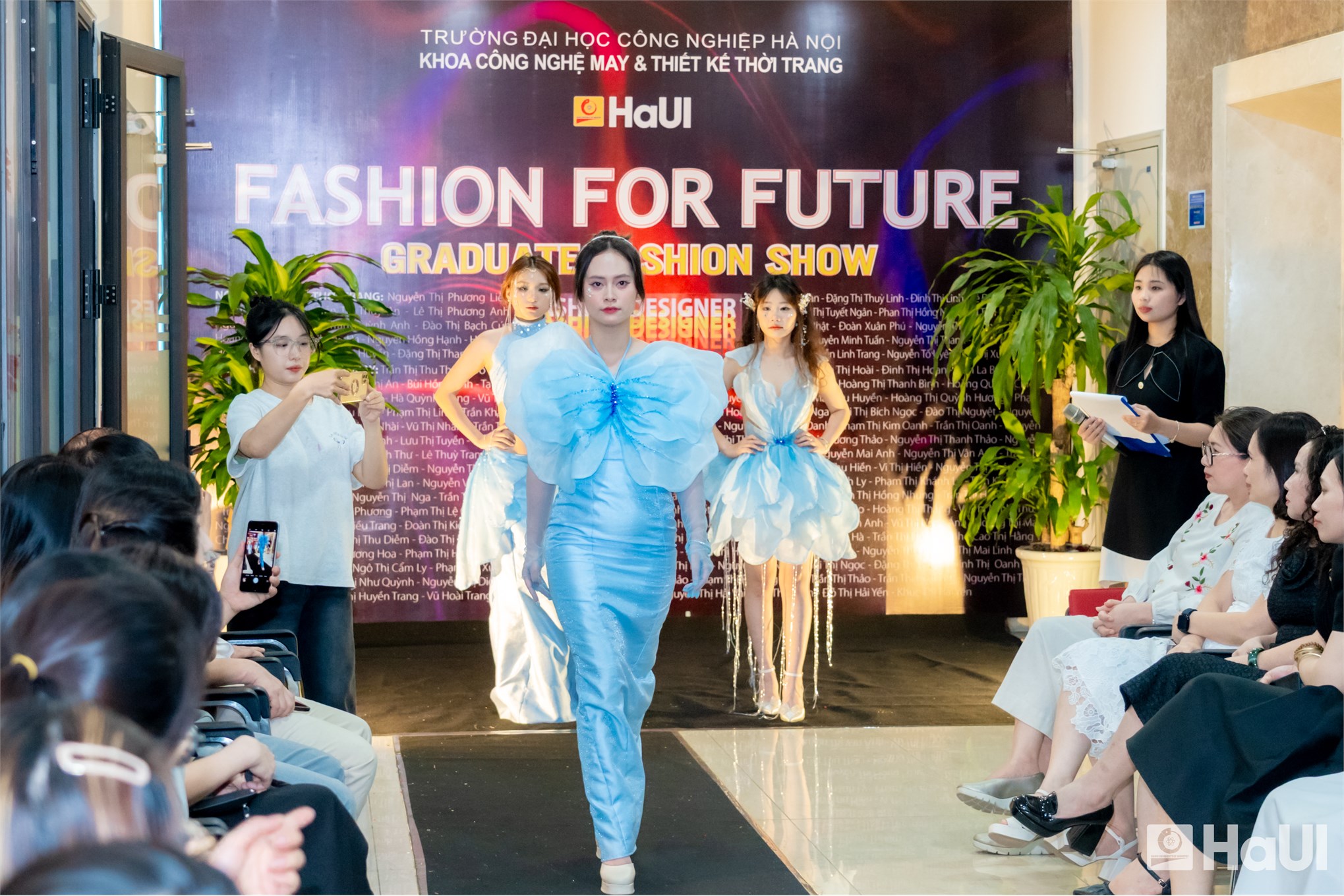 Dấu ấn khoá 16 Khoa Công nghệ May và Thiết kế Thời trang: Khi bản sắc Việt là nguồn cảm hứng bất tận cho thời trang