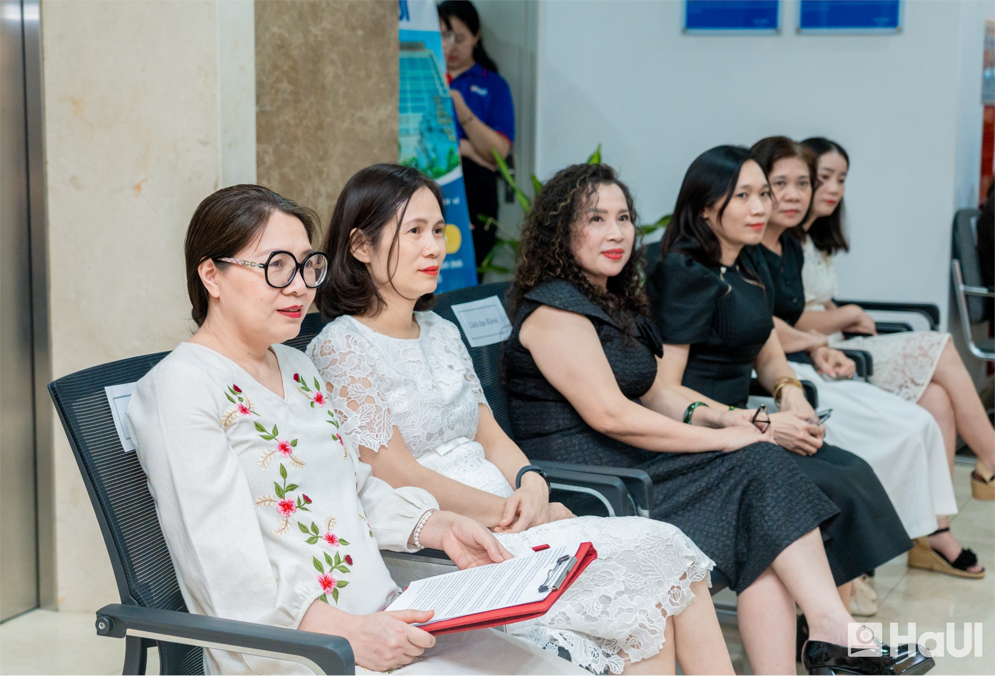 Dấu ấn khoá 16 Khoa Công nghệ May và Thiết kế Thời trang: Khi bản sắc Việt là nguồn cảm hứng bất tận cho thời trang