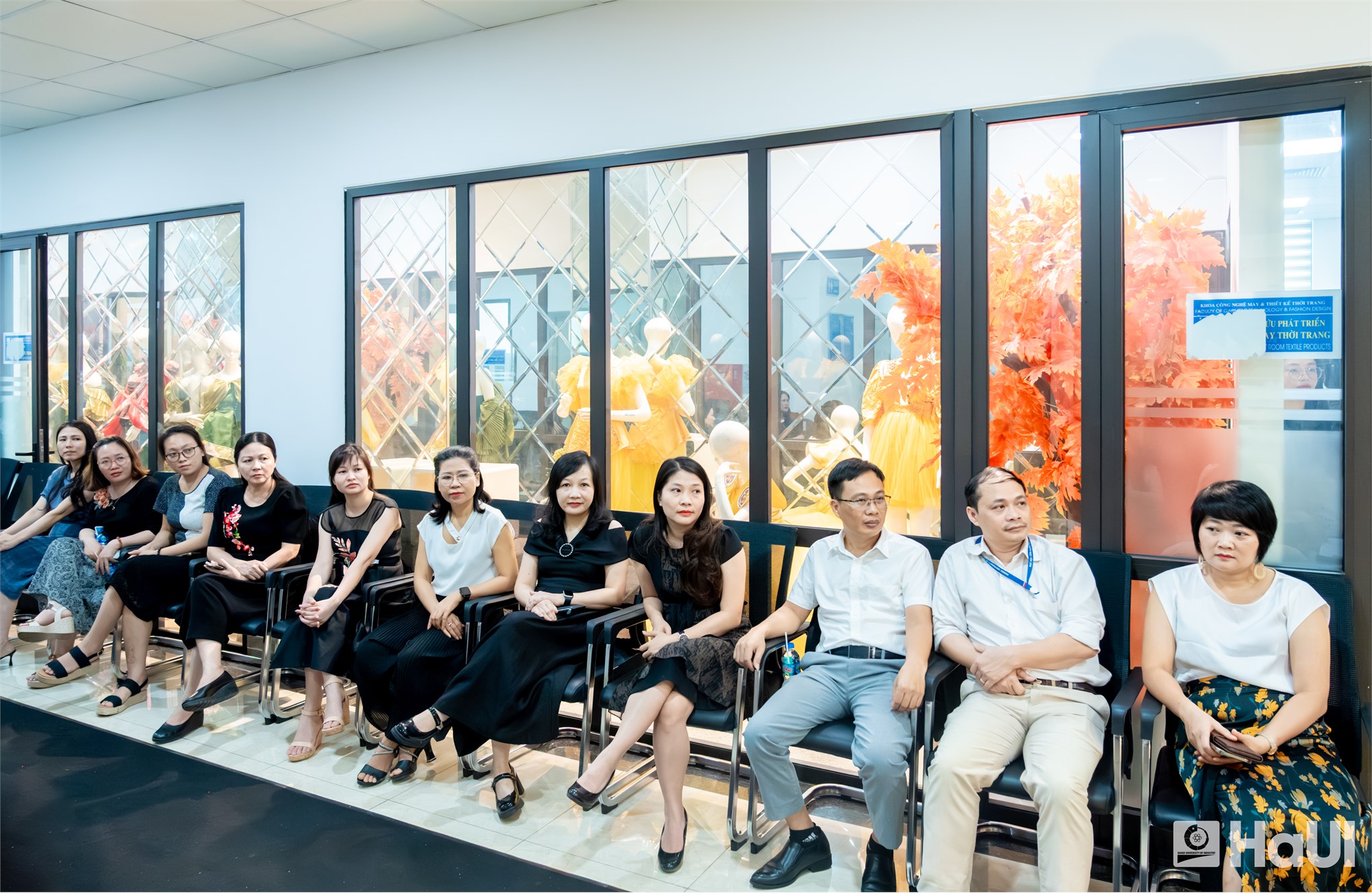 Dấu ấn khoá 16 Khoa Công nghệ May và Thiết kế Thời trang: Khi bản sắc Việt là nguồn cảm hứng bất tận cho thời trang
