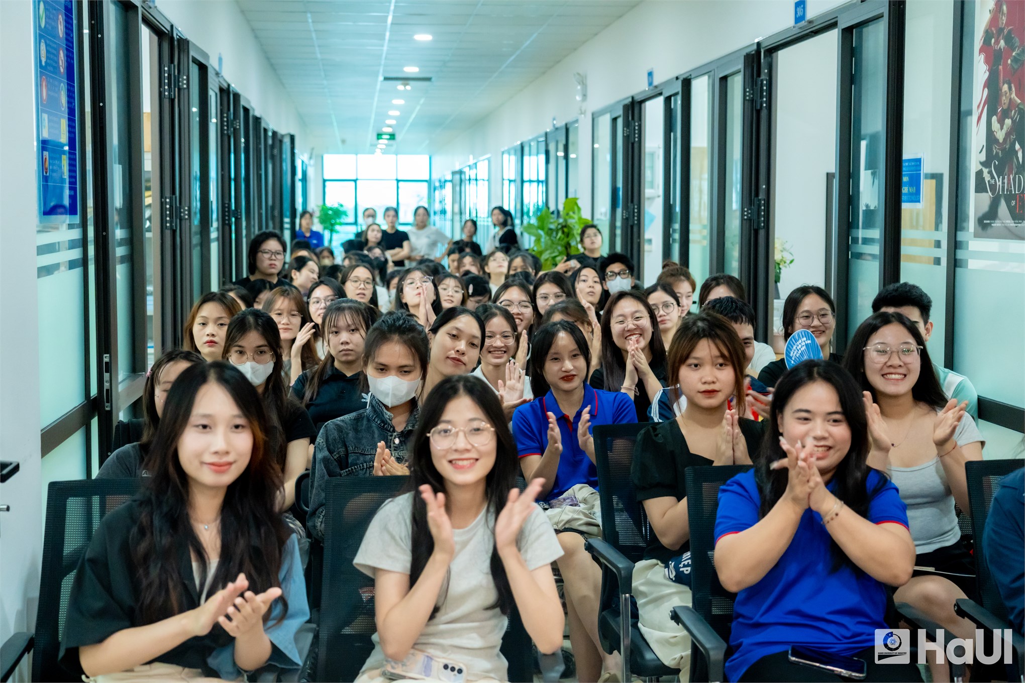 Dấu ấn khoá 16 Khoa Công nghệ May và Thiết kế Thời trang: Khi bản sắc Việt là nguồn cảm hứng bất tận cho thời trang