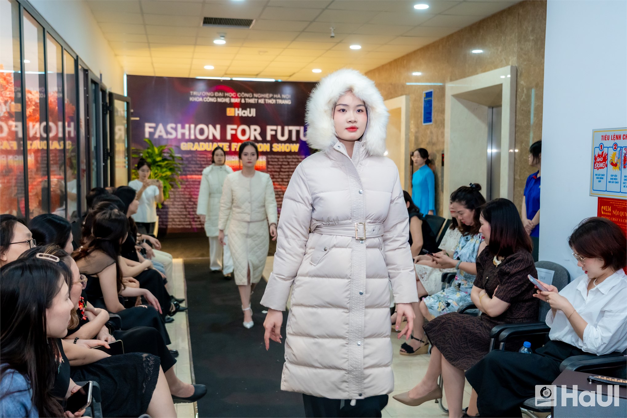 Dấu ấn khoá 16 Khoa Công nghệ May và Thiết kế Thời trang: Khi bản sắc Việt là nguồn cảm hứng bất tận cho thời trang