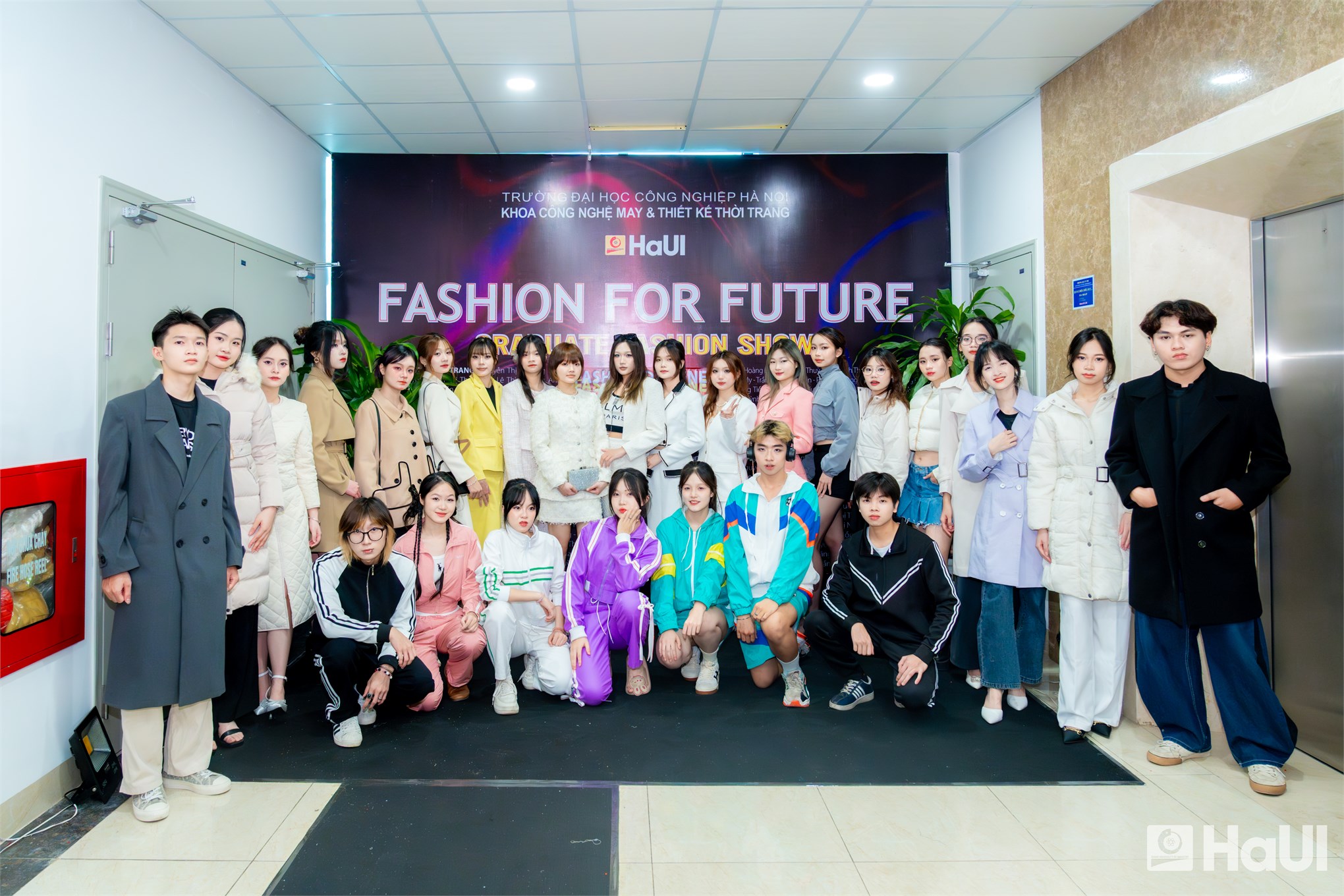 Dấu ấn khoá 16 Khoa Công nghệ May và Thiết kế Thời trang: Khi bản sắc Việt là nguồn cảm hứng bất tận cho thời trang