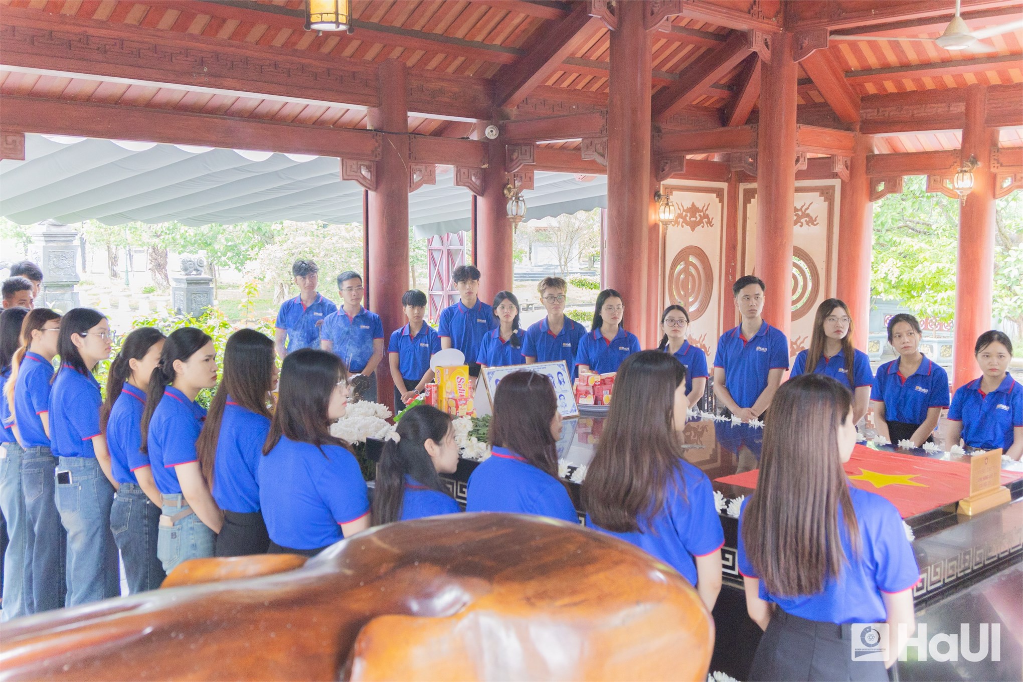 Bồi đắp lý tưởng qua những `địa chỉ đỏ`: Sinh viên HaUI khắc ghi lời dạy của Bác