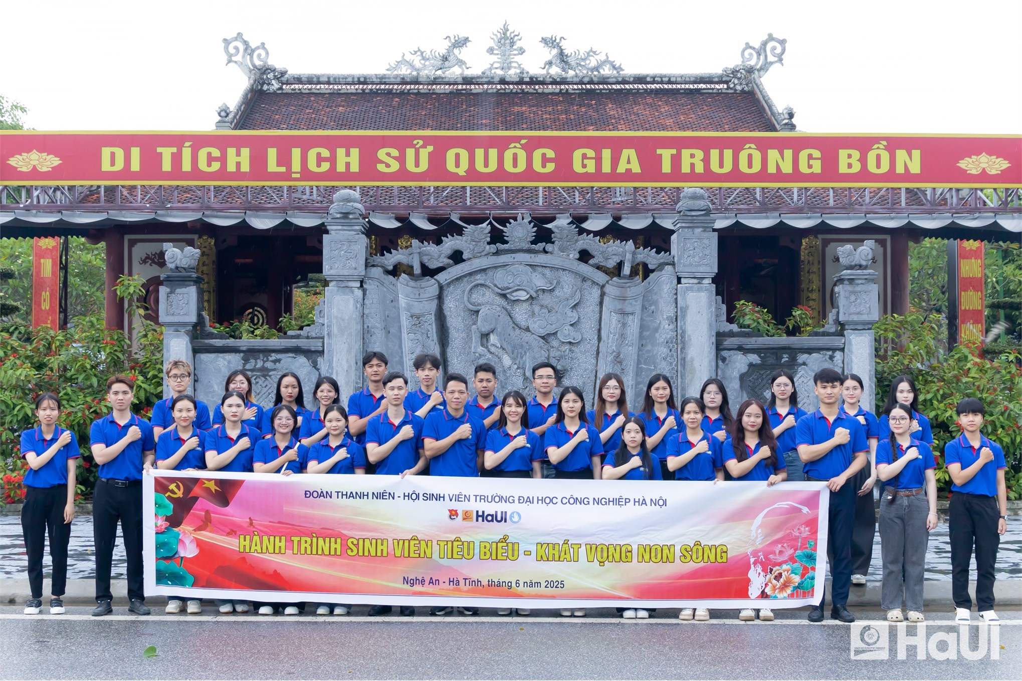 Bồi đắp lý tưởng qua những `địa chỉ đỏ`: Sinh viên HaUI khắc ghi lời dạy của Bác