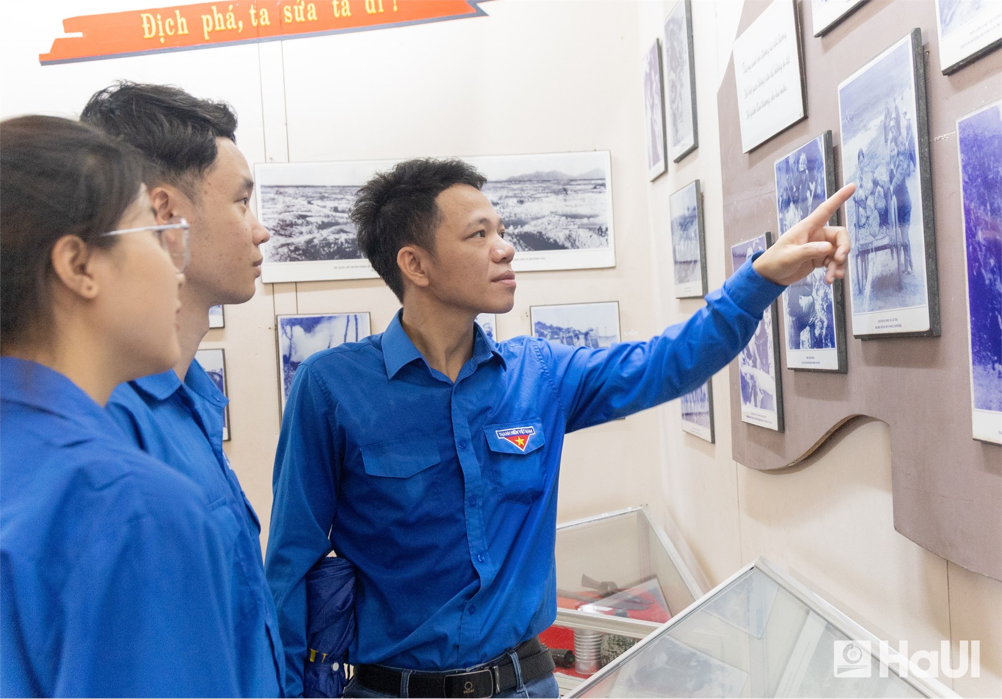 Bồi đắp lý tưởng qua những `địa chỉ đỏ`: Sinh viên HaUI khắc ghi lời dạy của Bác