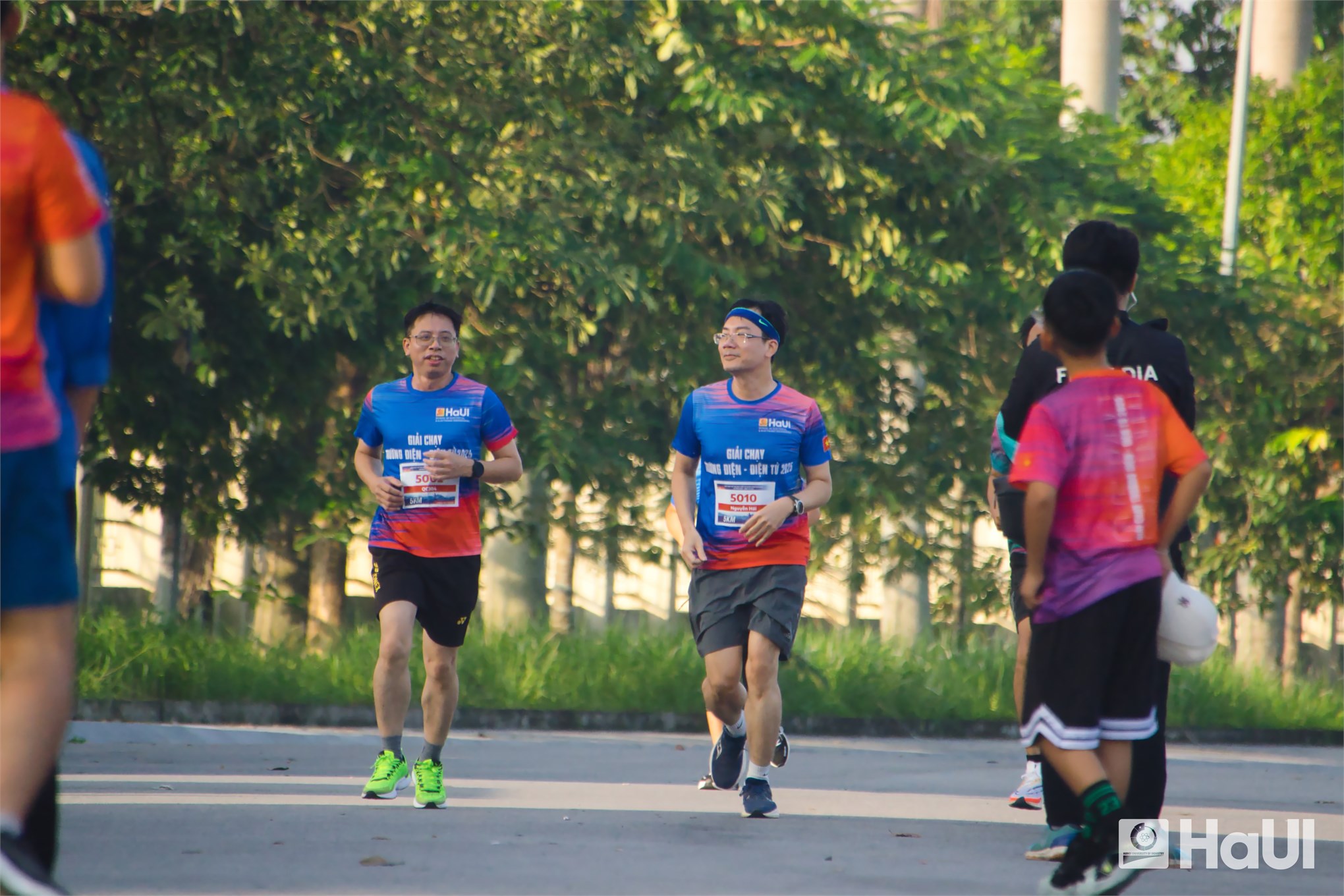 Giải chạy `Hỗ trợ sinh viên có hoàn cảnh khó khăn` năm 2025 ghi dấu ấn nhân văn sâu đậm