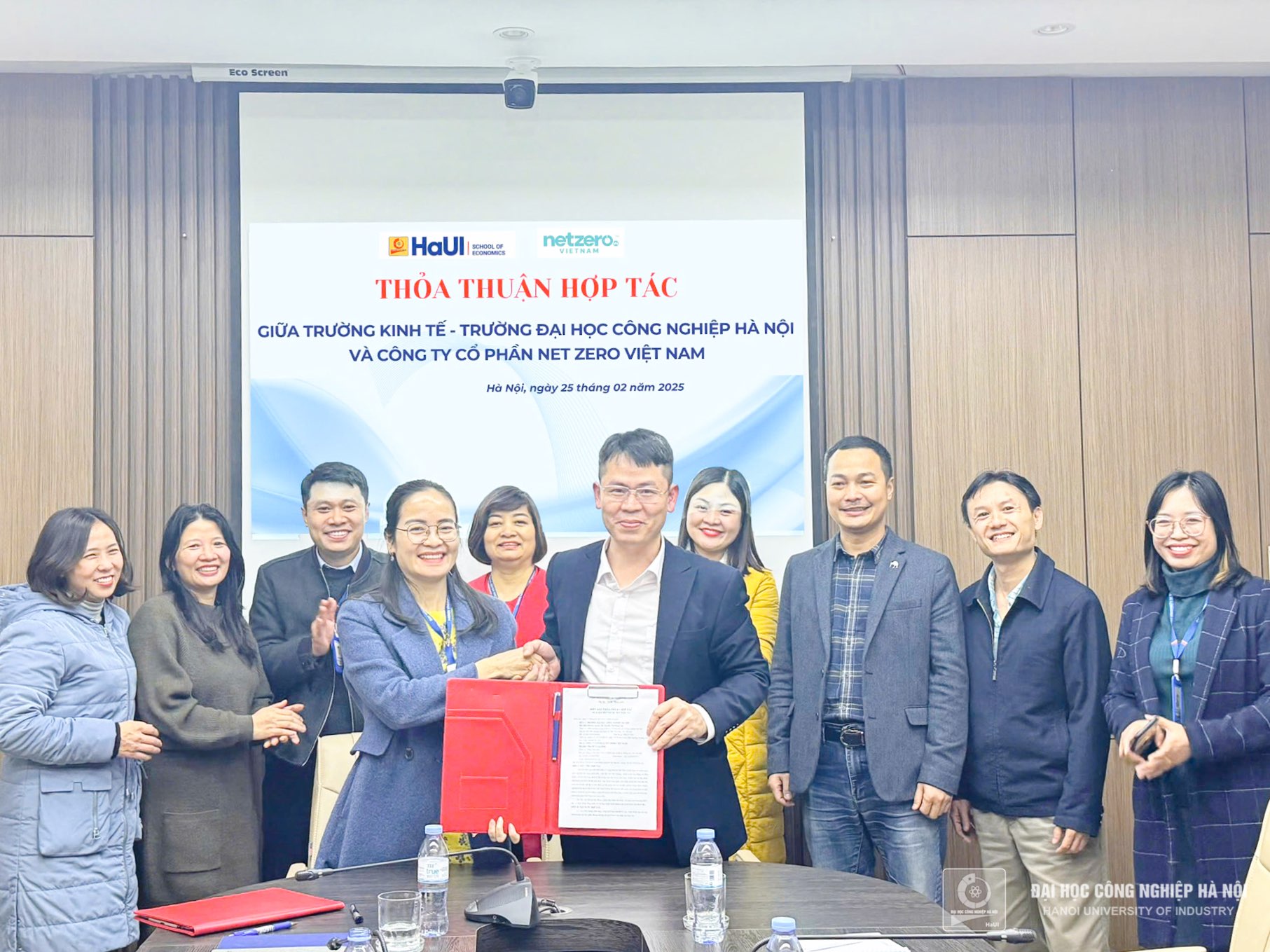 Hưởng ứng ngày môi trường thế giới năm 2025: Đại học Công nghiệp Hà Nội với nỗ lực giảm thiểu tác hại ô nhiễm rác thải nhựa (Beat Plastic Pollution)