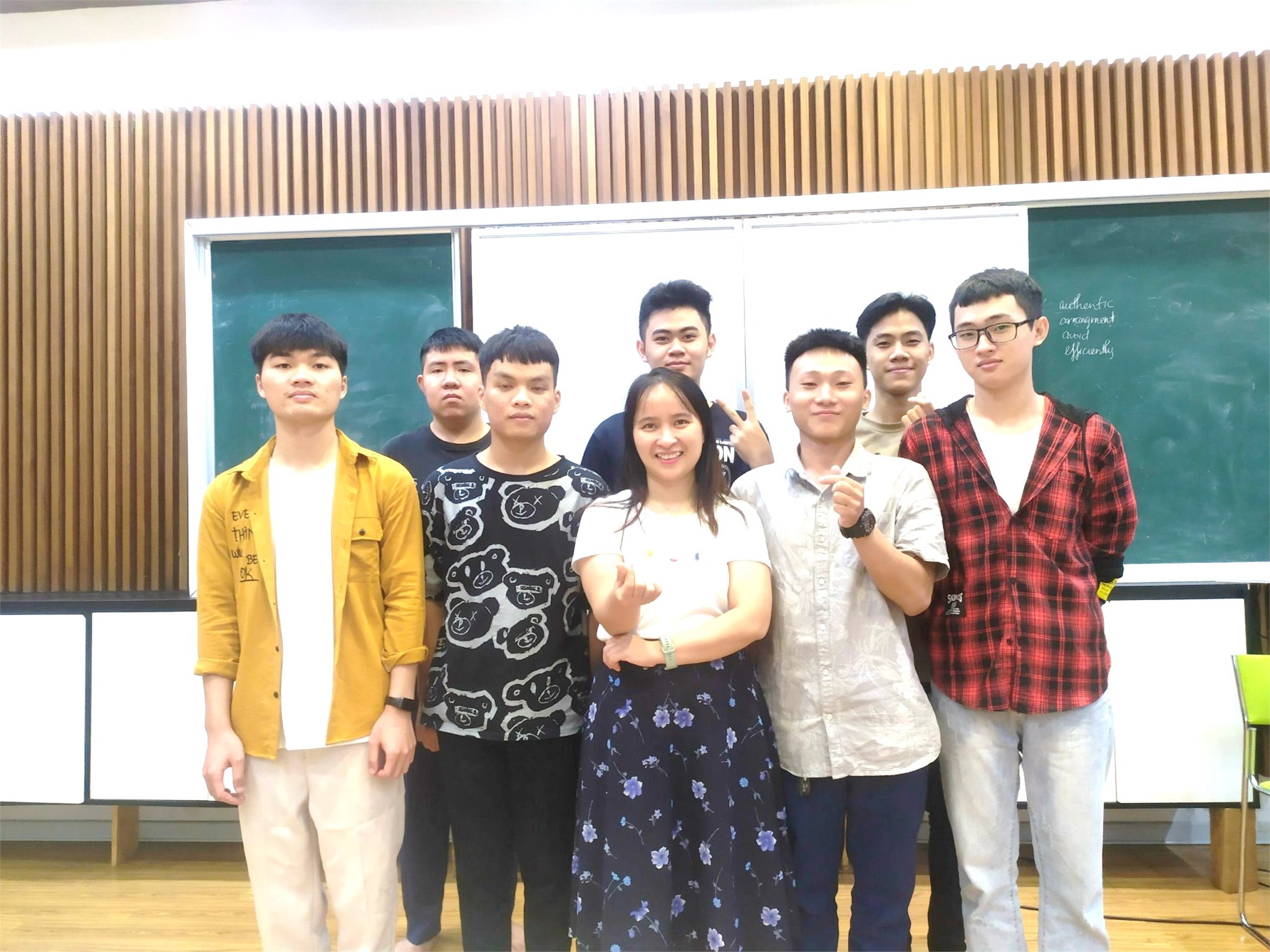Thông báo tuyển sinh các khóa học ngoại ngữ & nghiệp vụ du lịch tháng 10/2022