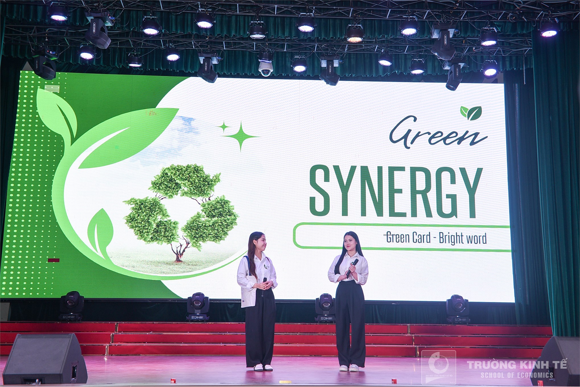 Chung kết `Sinh viên với sáng kiến ESG` mùa 2: Sân chơi sáng tạo hướng đến phát triển bền vững