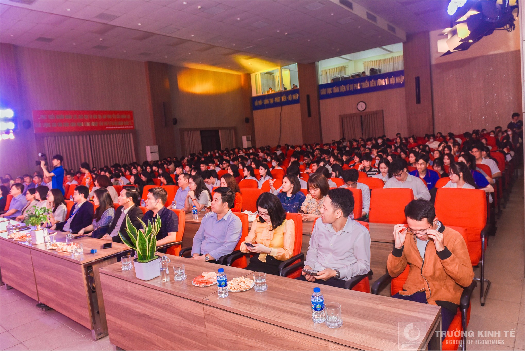 Chung kết `Sinh viên với sáng kiến ESG` mùa 2: Sân chơi sáng tạo hướng đến phát triển bền vững