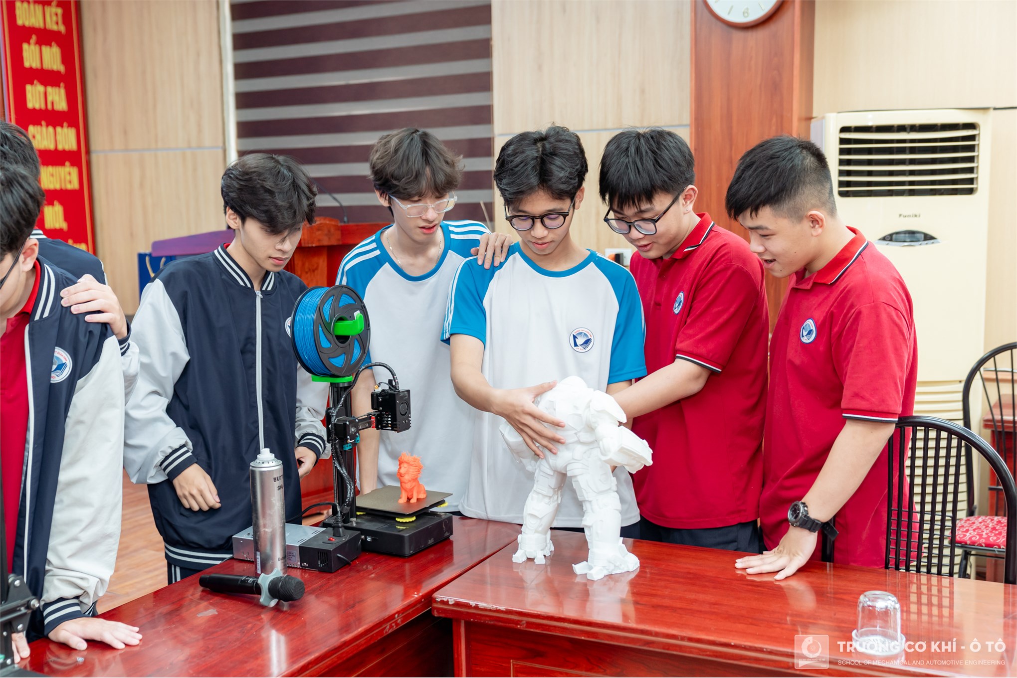 Trường Cơ khí - Ô tô chắp cánh ước mơ cho hàng ngàn học sinh từ phương thức giáo dục STEM