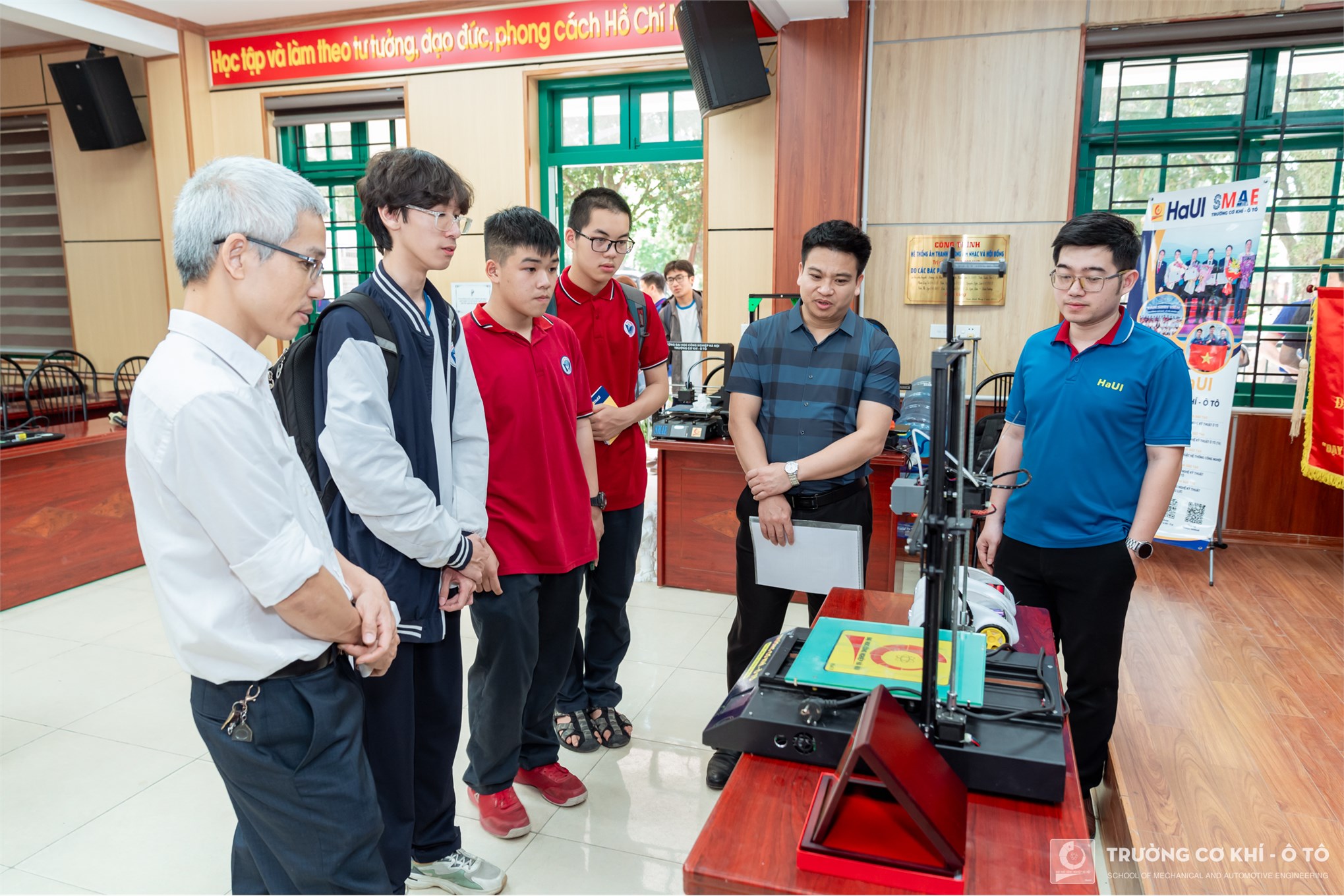 Trường Cơ khí - Ô tô chắp cánh ước mơ cho hàng ngàn học sinh từ phương thức giáo dục STEM