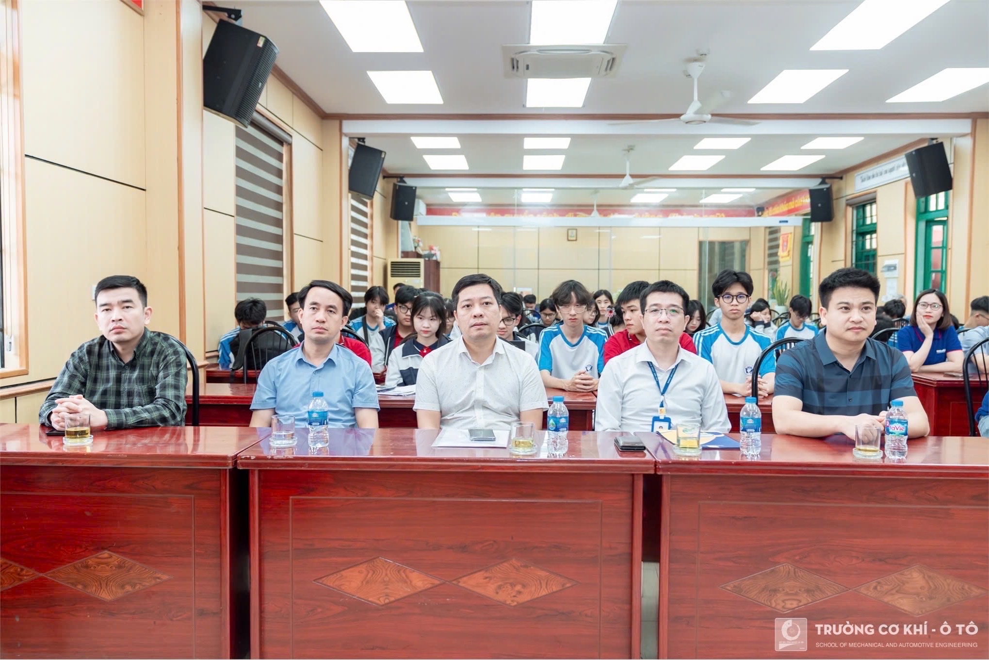 Trường Cơ khí - Ô tô chắp cánh ước mơ cho học sinh THPT Xuân Đỉnh từ phương thức giáo dục STEM