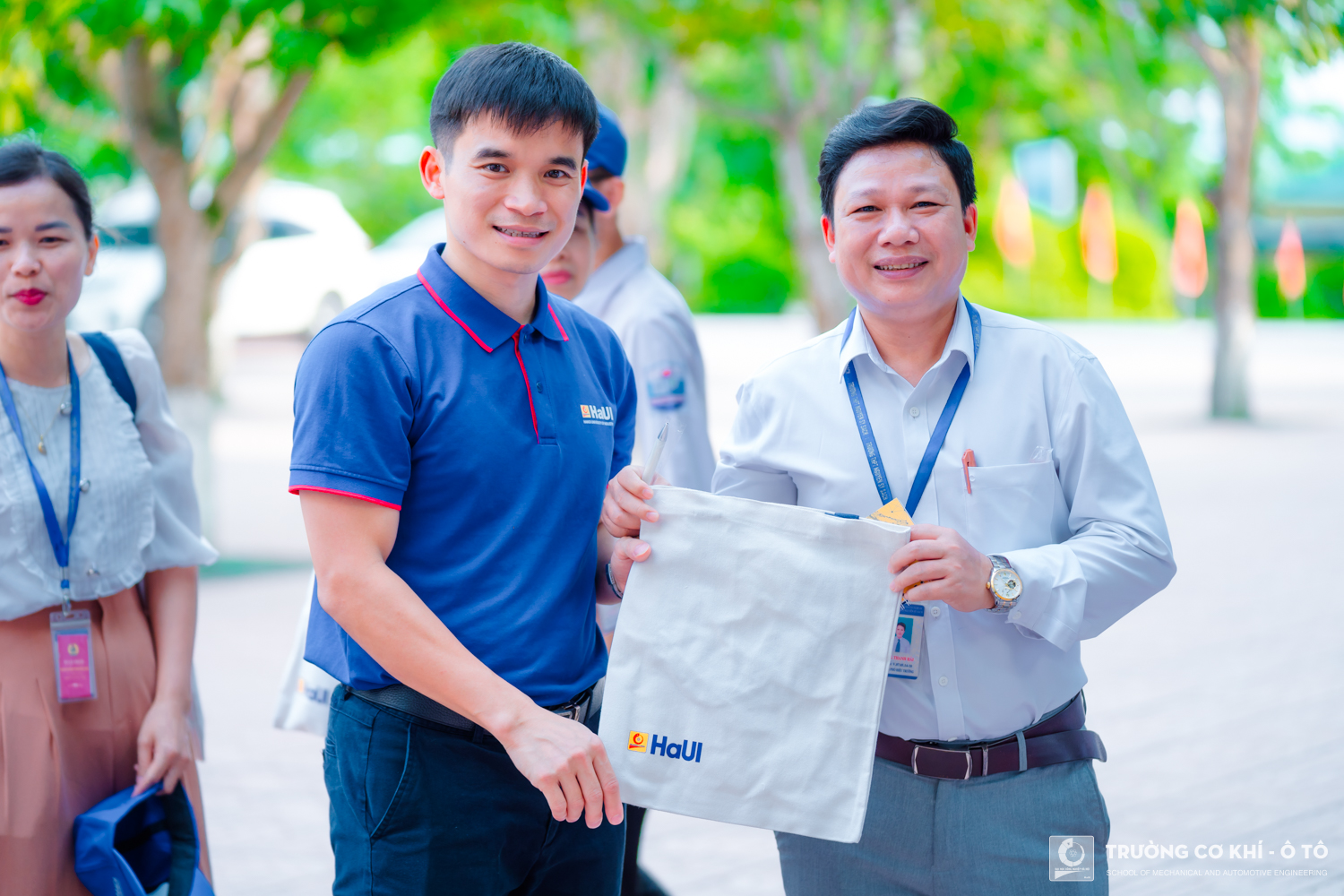 Mang giáo dục STEM đến với Trường THPT Nguyễn Sỹ Sách (Nghệ An), Trường Cơ khí - Ô tô tiếp tục hành trình ươm mầm tri thức