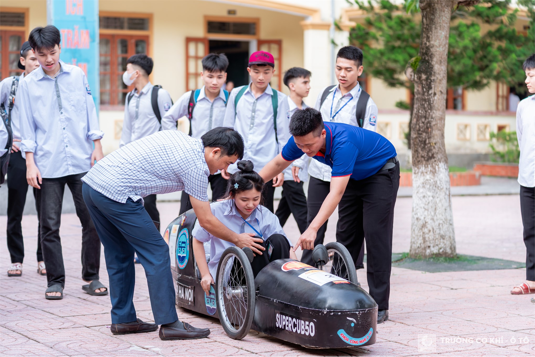 Mang giáo dục STEM đến với Trường THPT Nguyễn Sỹ Sách (Nghệ An), Trường Cơ khí - Ô tô tiếp tục hành trình ươm mầm tri thức