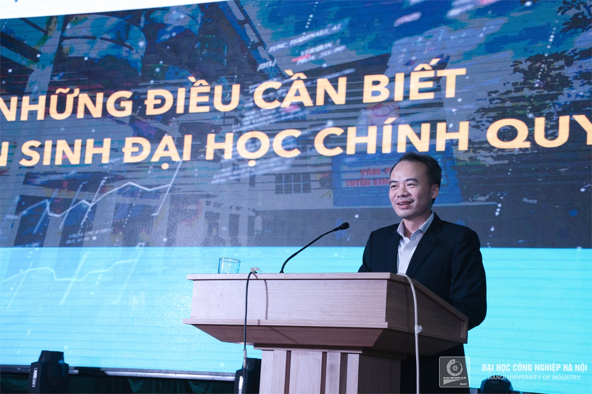 HaUI đón tiếp trường THPT Phùng Khắc Khoan tới tham quan hướng nghiệp