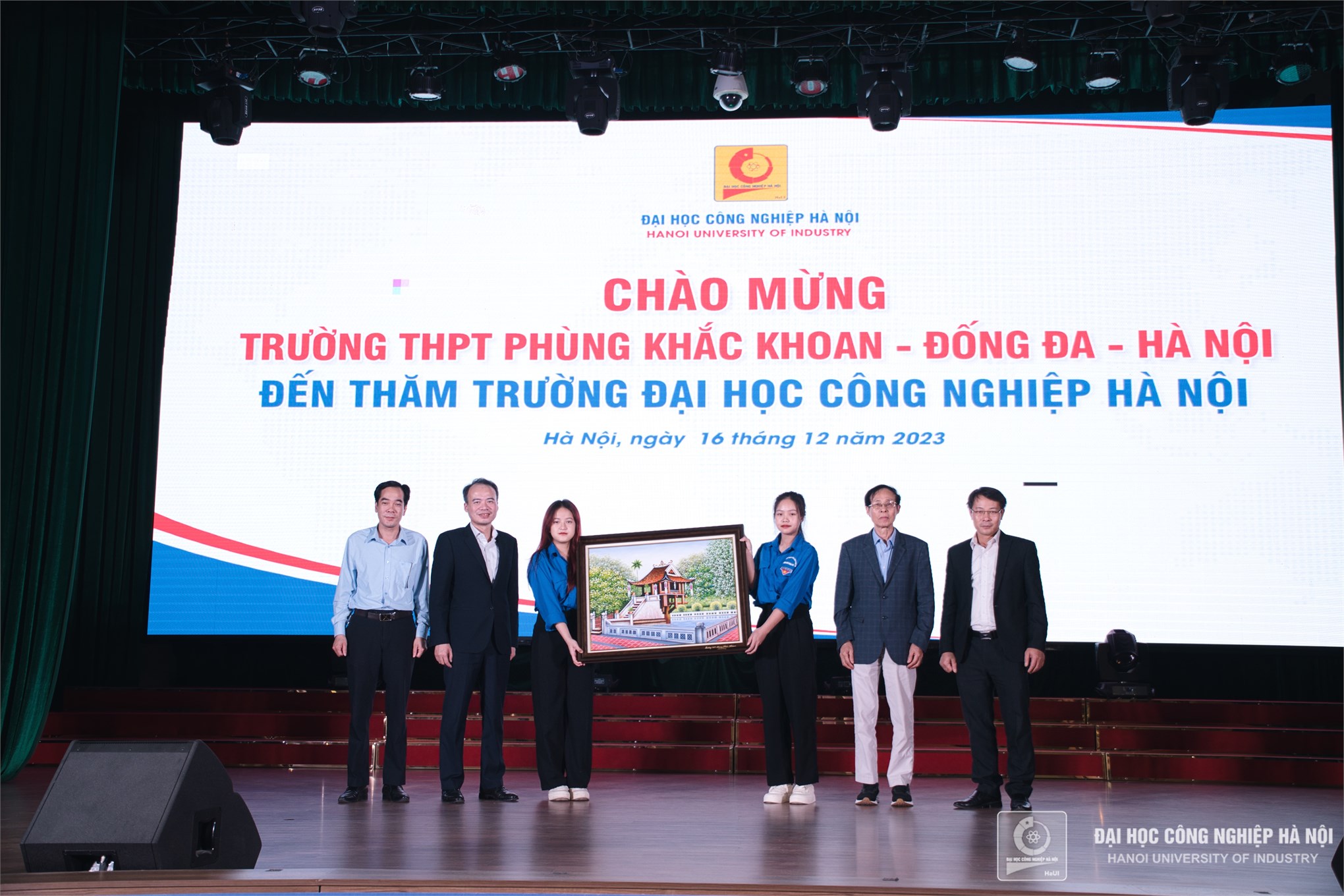 HaUI đón tiếp trường THPT Phùng Khắc Khoan tới tham quan hướng nghiệp