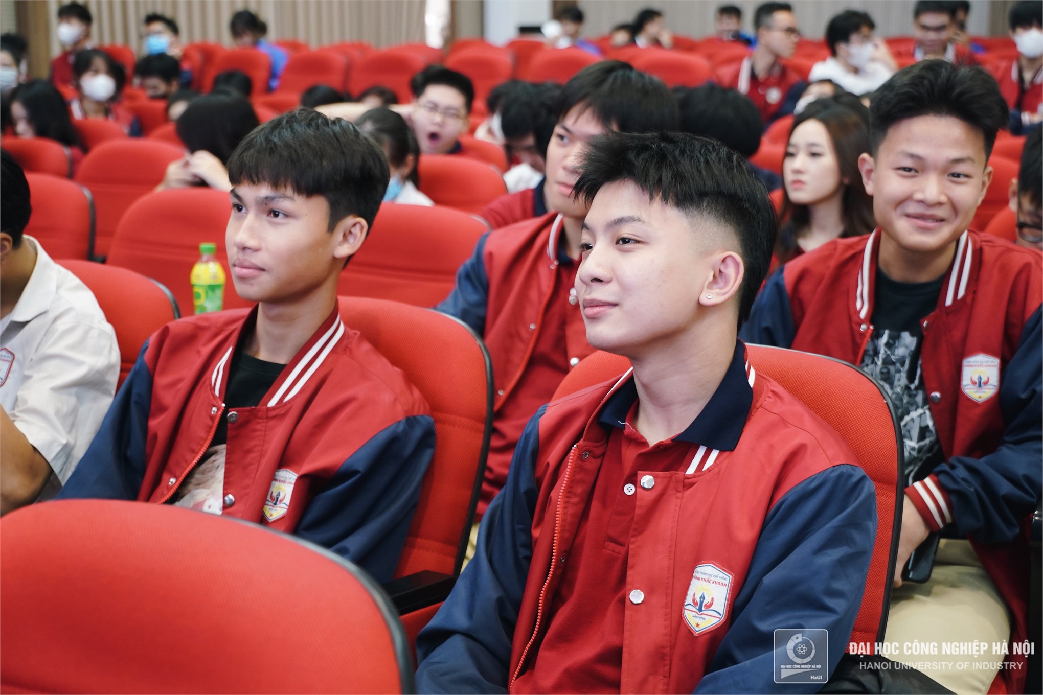 HaUI đón tiếp trường THPT Phùng Khắc Khoan tới tham quan hướng nghiệp