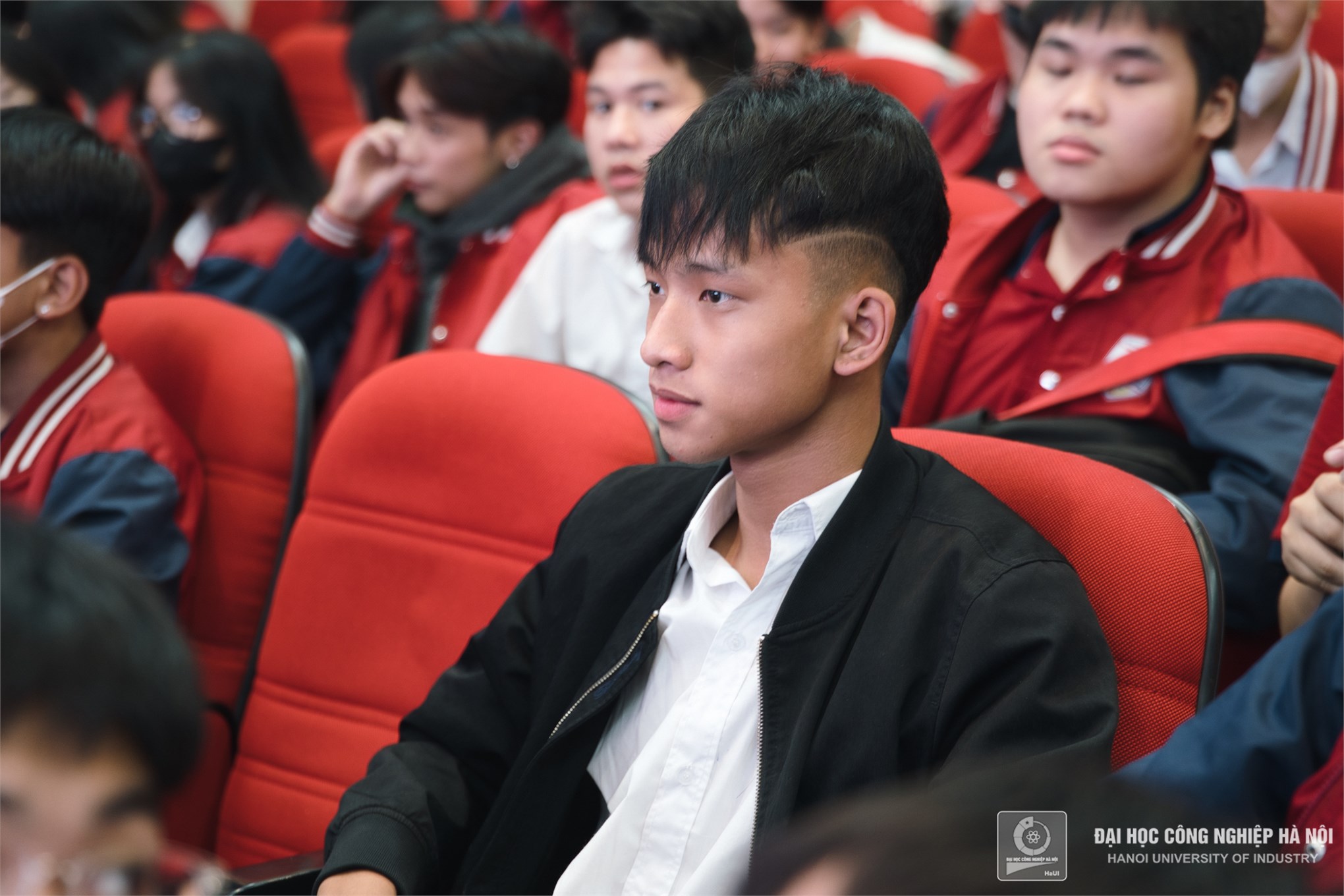 HaUI đón tiếp trường THPT Phùng Khắc Khoan tới tham quan hướng nghiệp