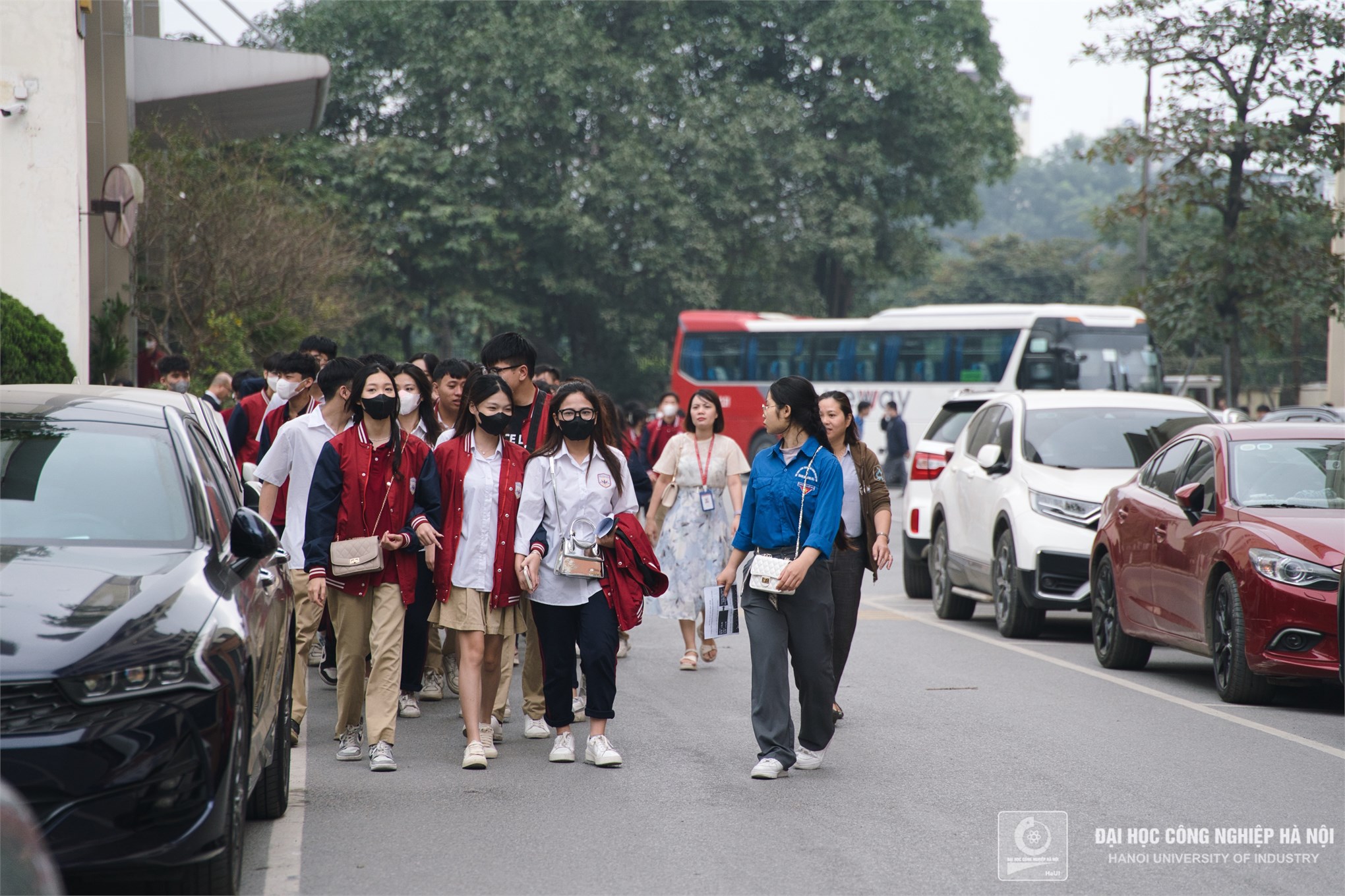 HaUI đón tiếp trường THPT Phùng Khắc Khoan tới tham quan hướng nghiệp
