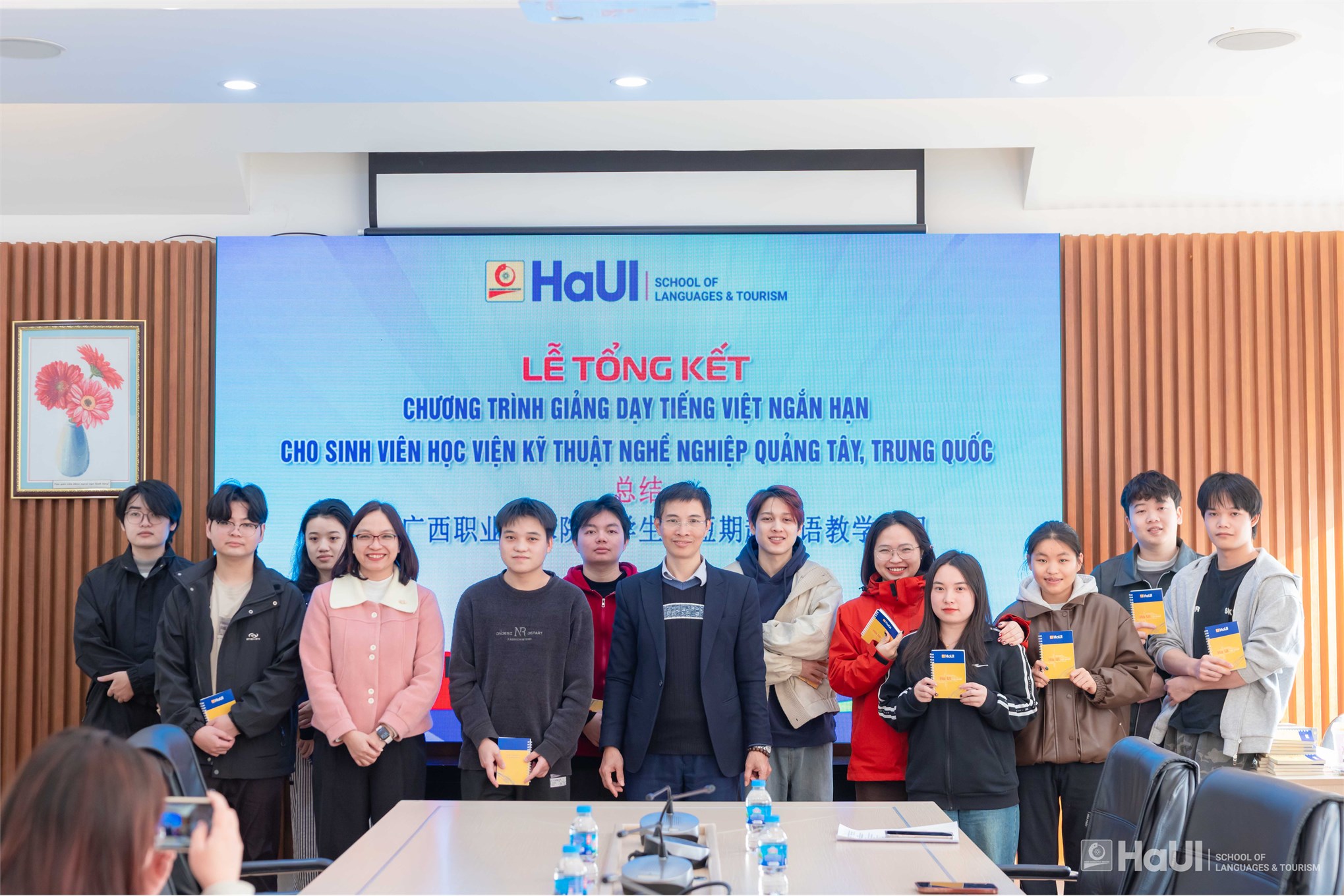 Bế giảng chương trình Tiếng Việt ngắn hạn dành cho sinh viên Học viện Kỹ thuật Nghề nghiệp Quảng Tây (Trung Quốc)