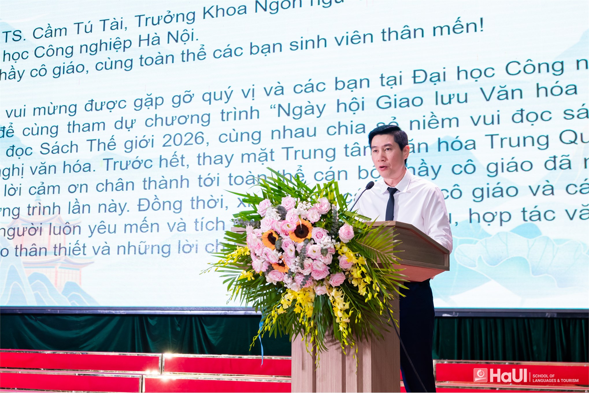 Ông Trương Đức Sơn - Giám đốc Trung tâm Văn hóa Trung Quốc tại Hà Nội phát biểu tại Ngày hội
