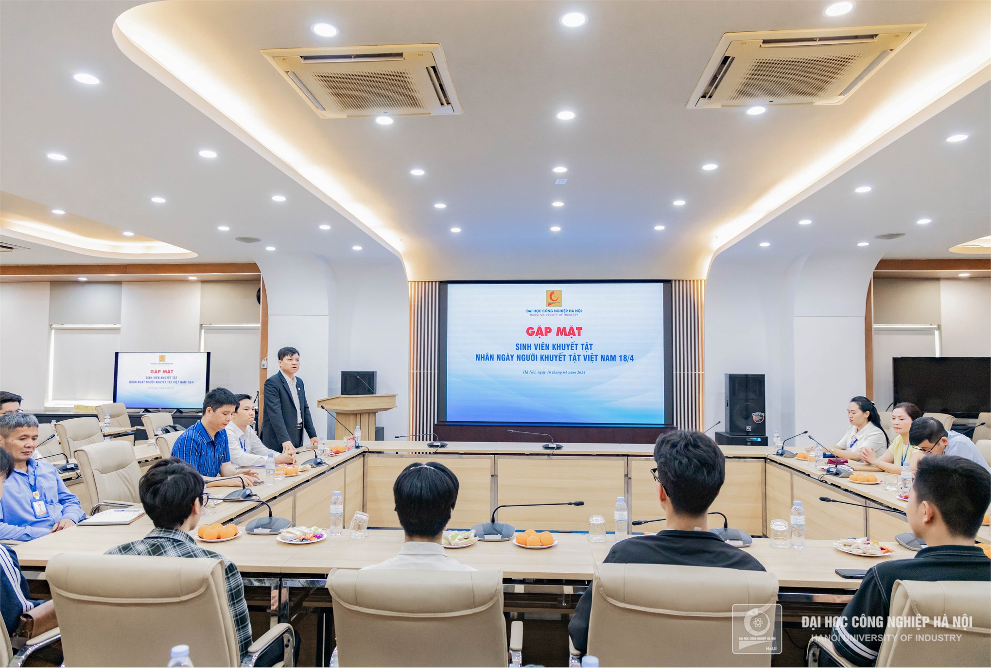 HaUI trao động lực, tạo niềm tin cho sinh viên khuyết tật