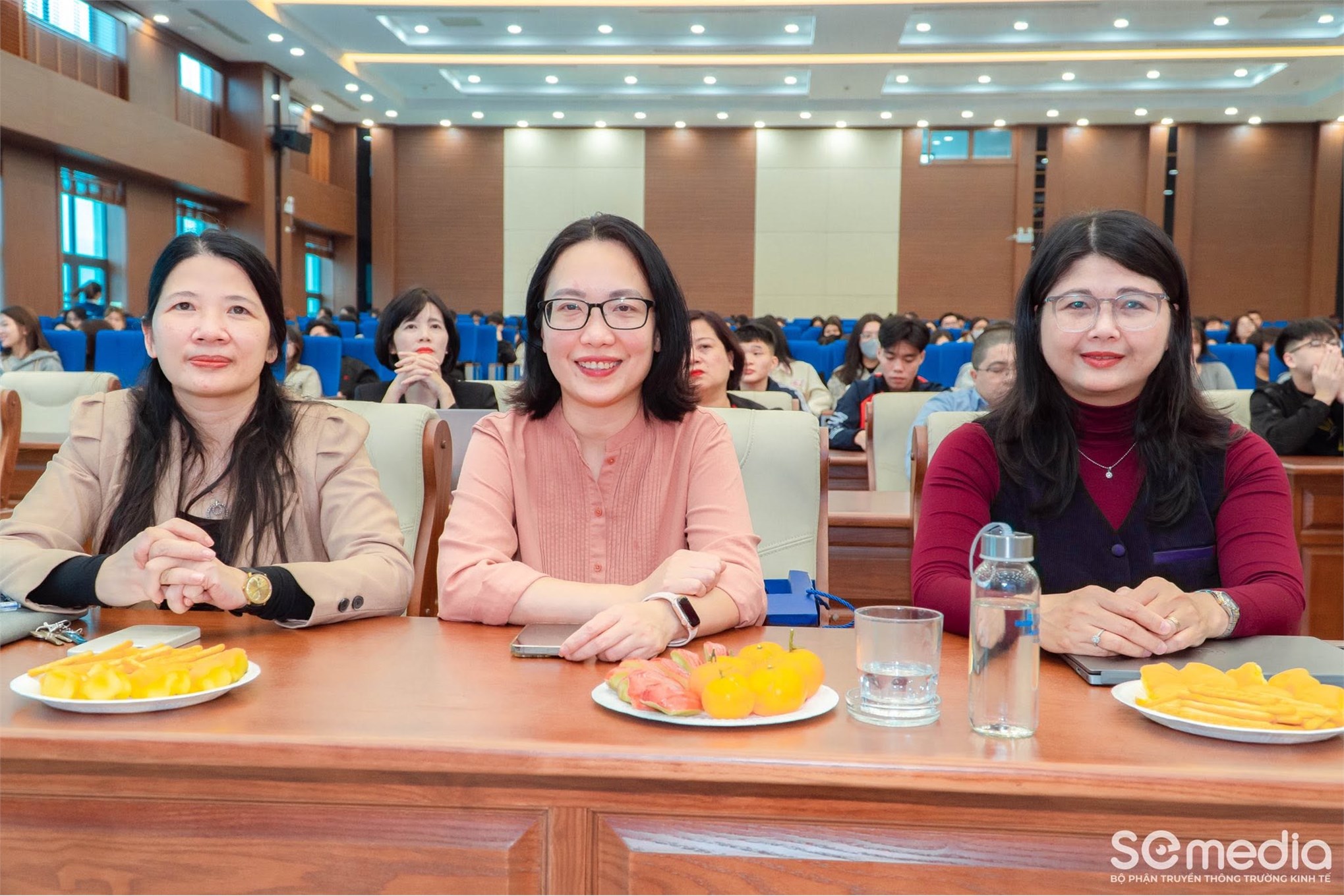 Trường Kinh tế – Đại học Công nghiệp Hà Nội tổ chức Tọa đàm “Chuyển đổi xanh trong lĩnh vực tài chính – ngân hàng và đầu tư”